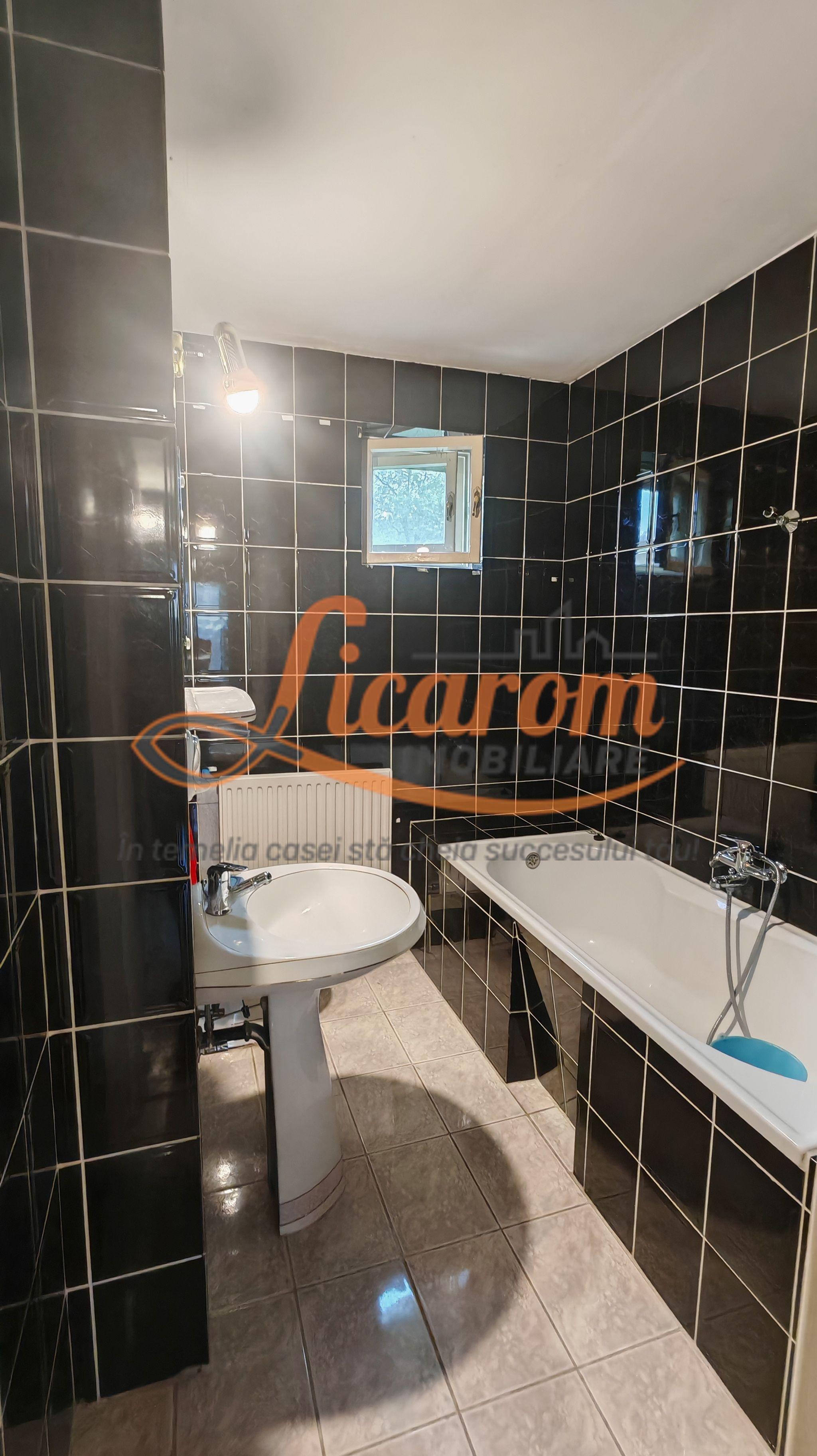 Casa PRETABILA DESTINATIE COMERCIALA,Brasovul Vechi,P+E, 3 cam - 14