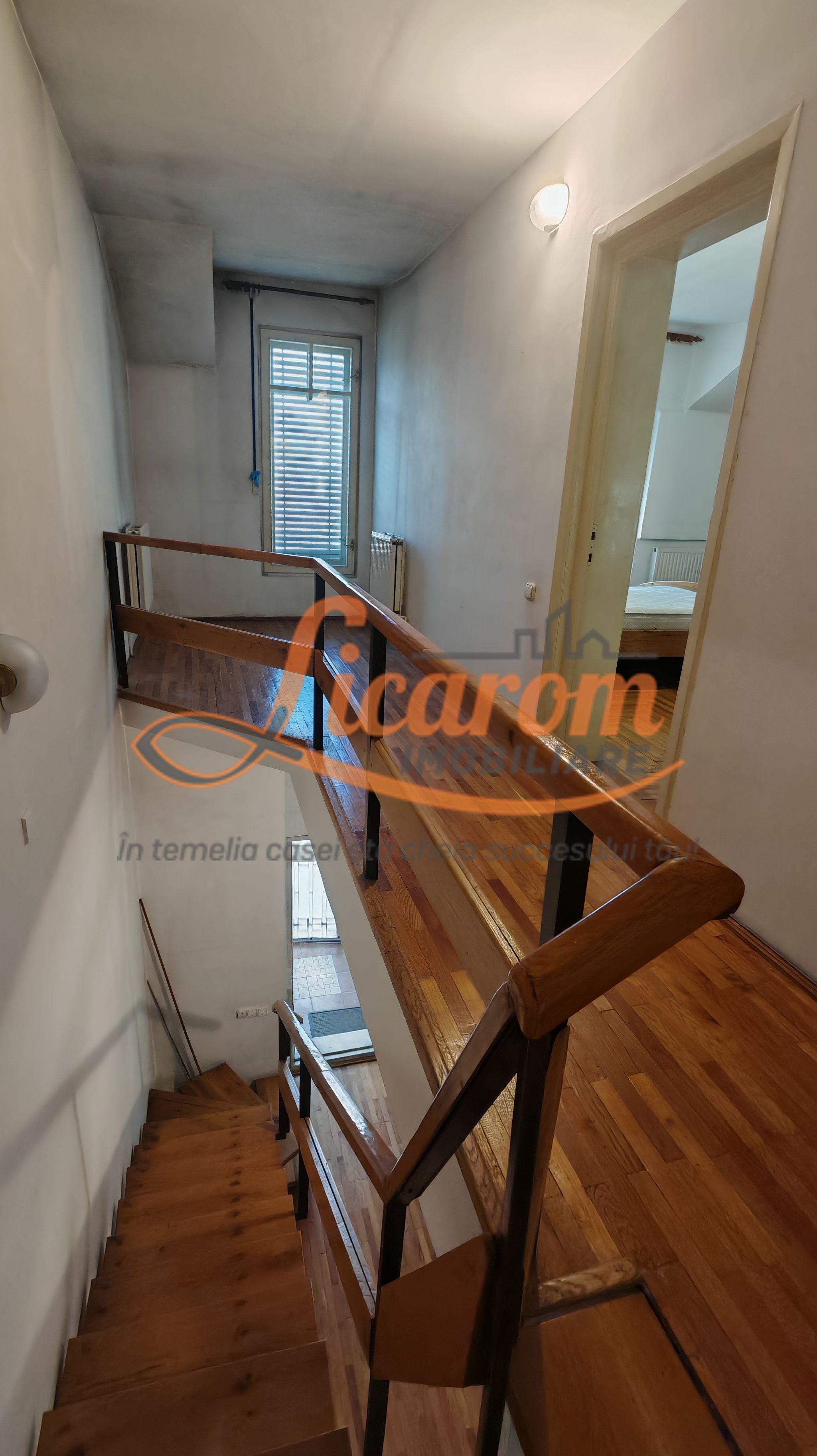 Casa PRETABILA DESTINATIE COMERCIALA,Brasovul Vechi,P+E, 3 cam - 9