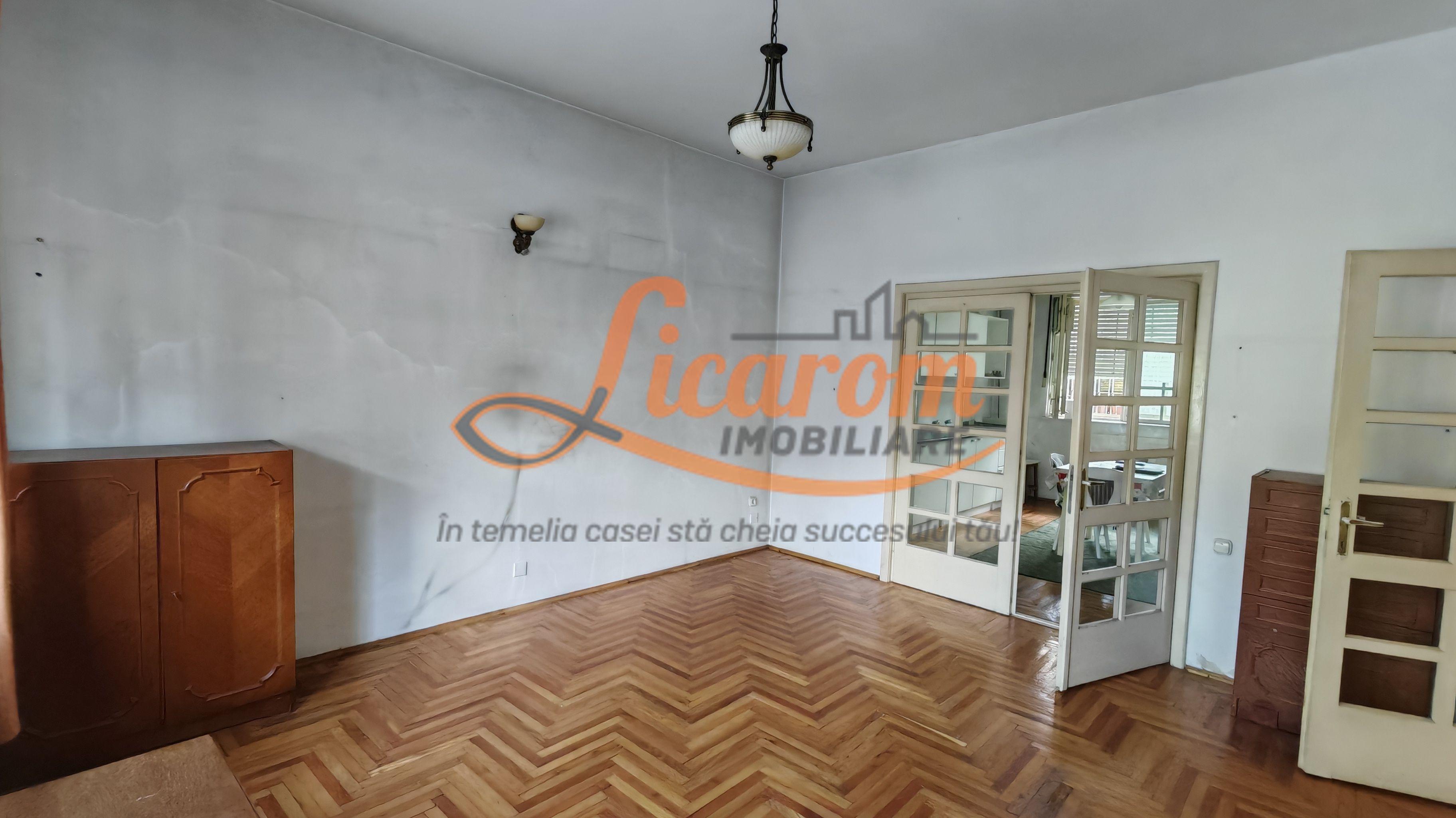 Casa PRETABILA DESTINATIE COMERCIALA,Brasovul Vechi,P+E, 3 cam - 4