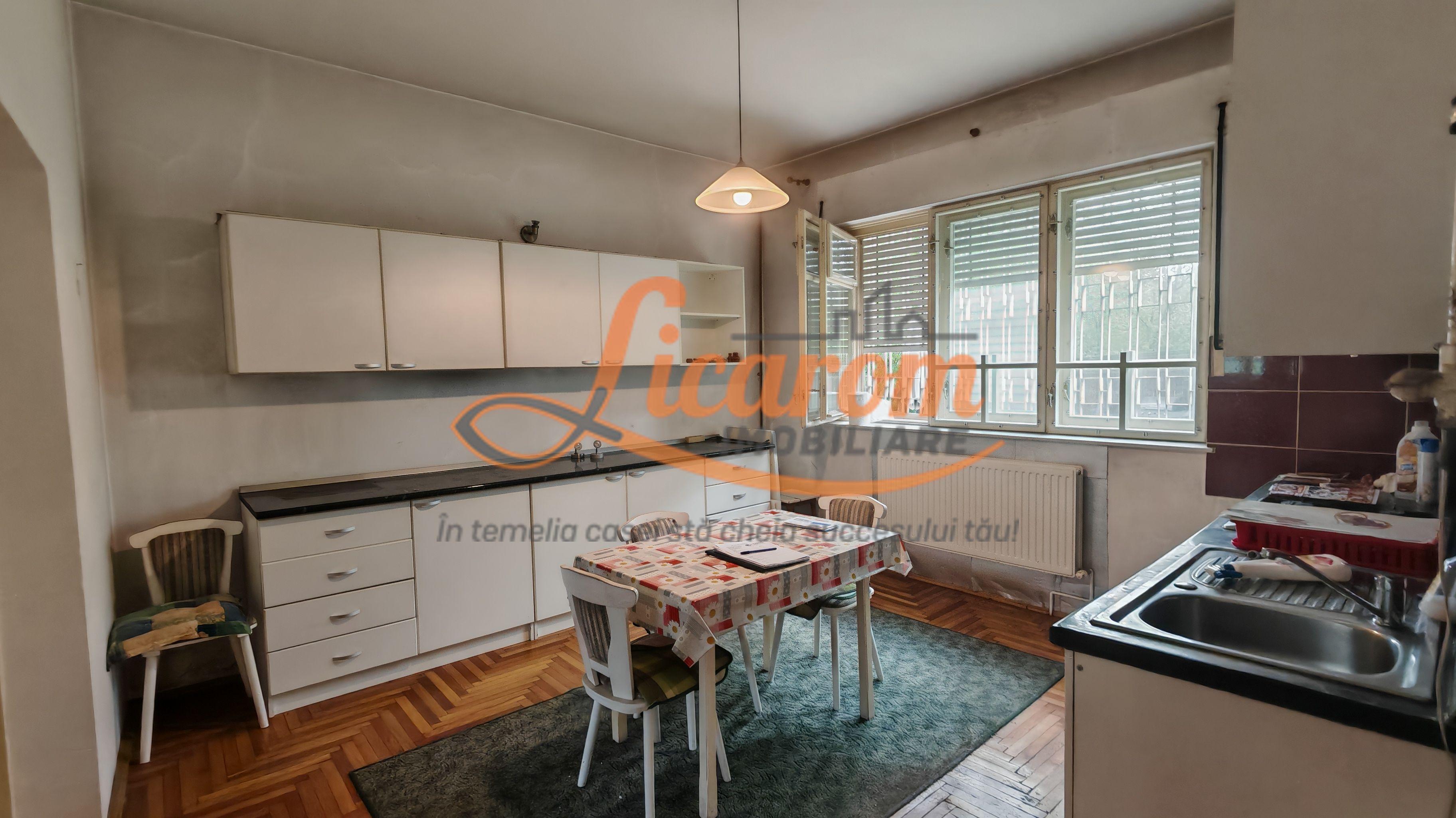 Casa PRETABILA DESTINATIE COMERCIALA,Brasovul Vechi,P+E, 3 cam - 6