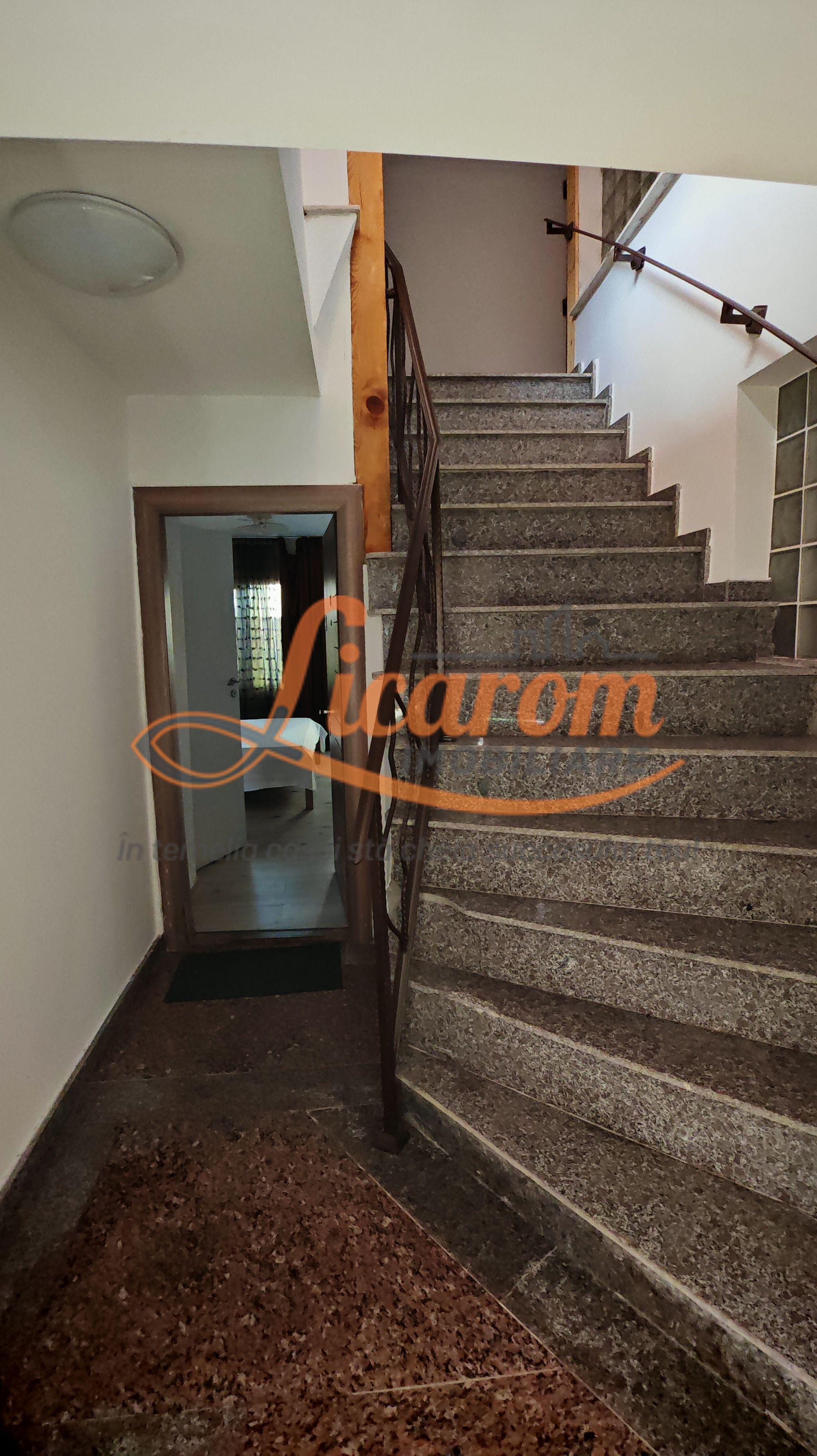 Vila 10 camere,pretabil compartimentare in 2 unitati separate,ASTRA. - 20