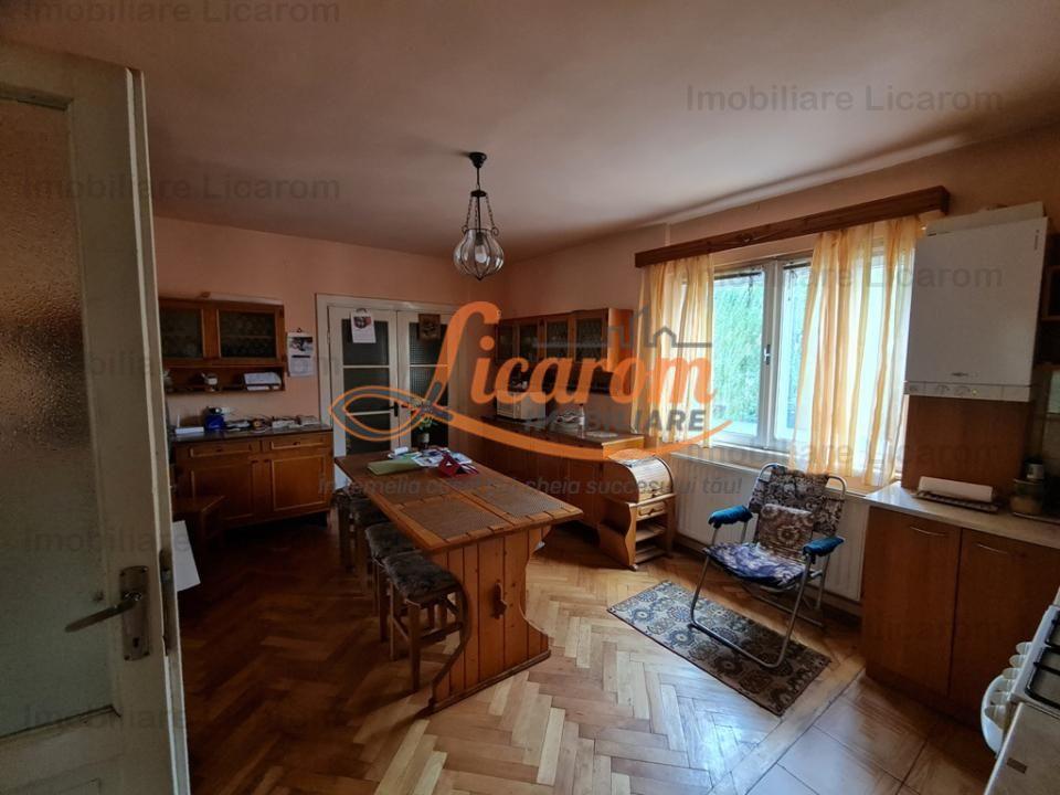 Proprietate individuala-3 apartamente,spatiu comercial,garaje,gradina,curte - 10