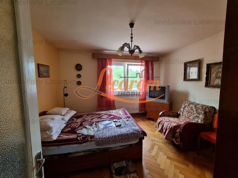 Proprietate individuala-3 apartamente,spatiu comercial,garaje,gradina,curte - 7