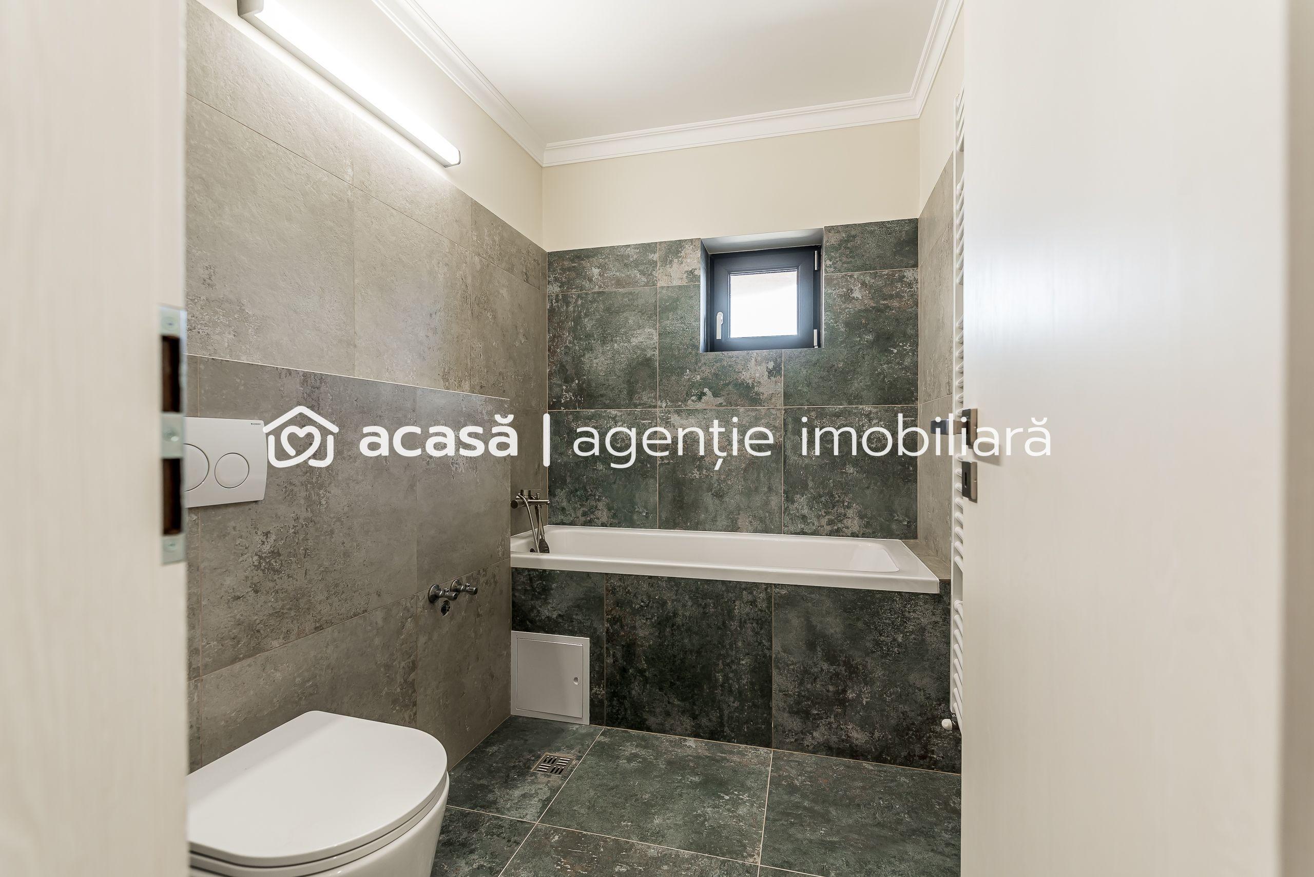 Apartament ultracentral cu 4 camere renovat recent Comision 0 - 10