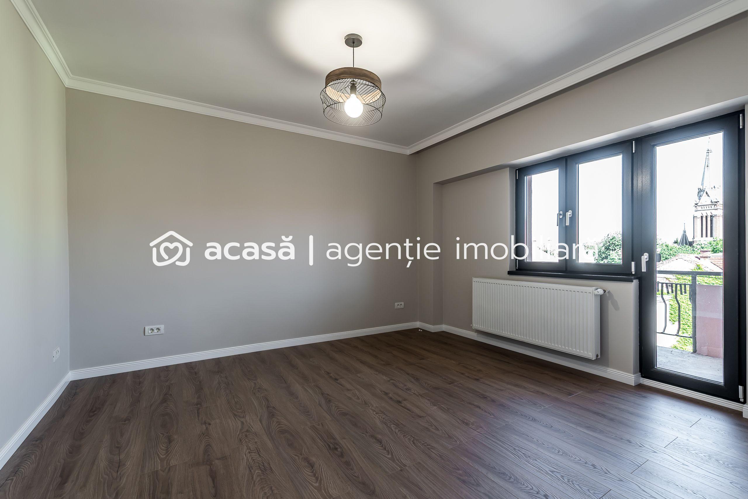 Apartament ultracentral cu 4 camere renovat recent Comision 0 - 5