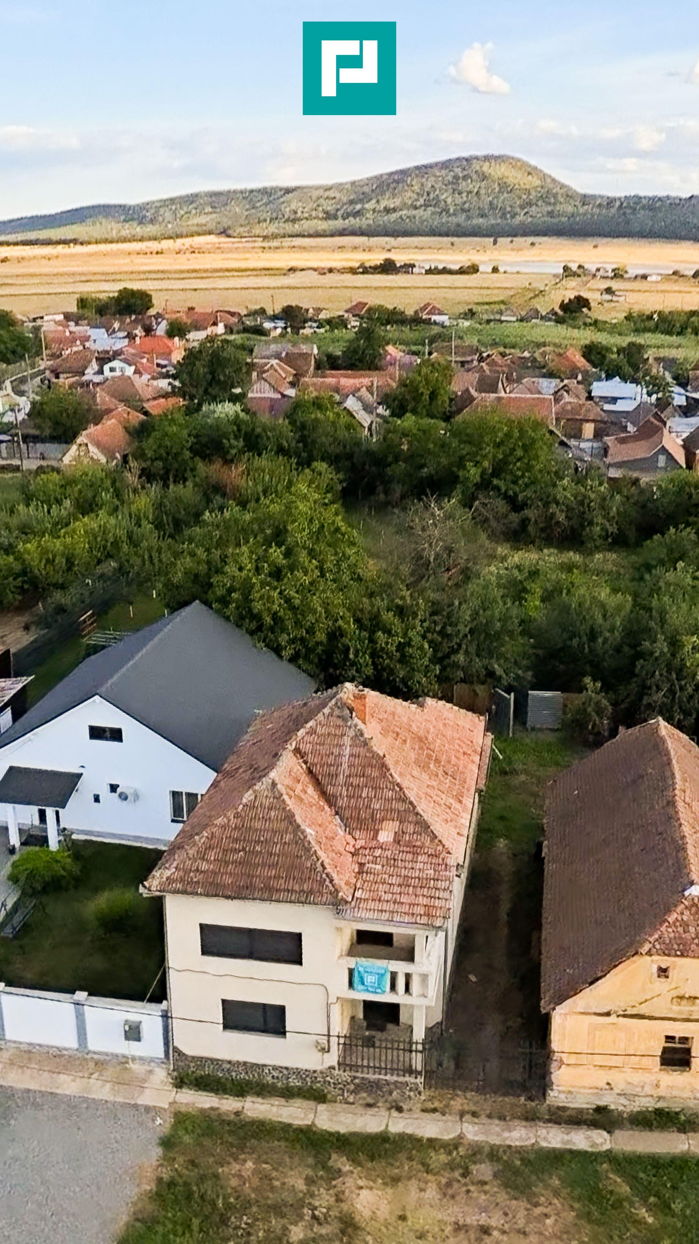 Casă P+M cu grădină generoasă în Ineu - 7