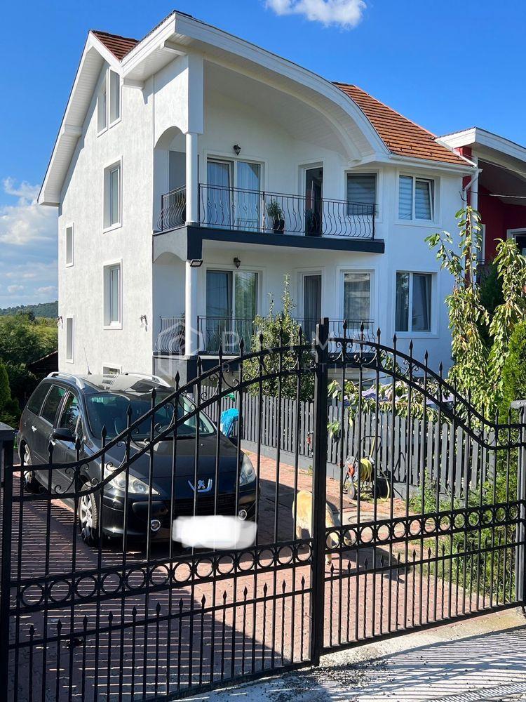 Casă spațioasă structurată pe 4 niveluri – Corunca, zona Rompetrol - 2
