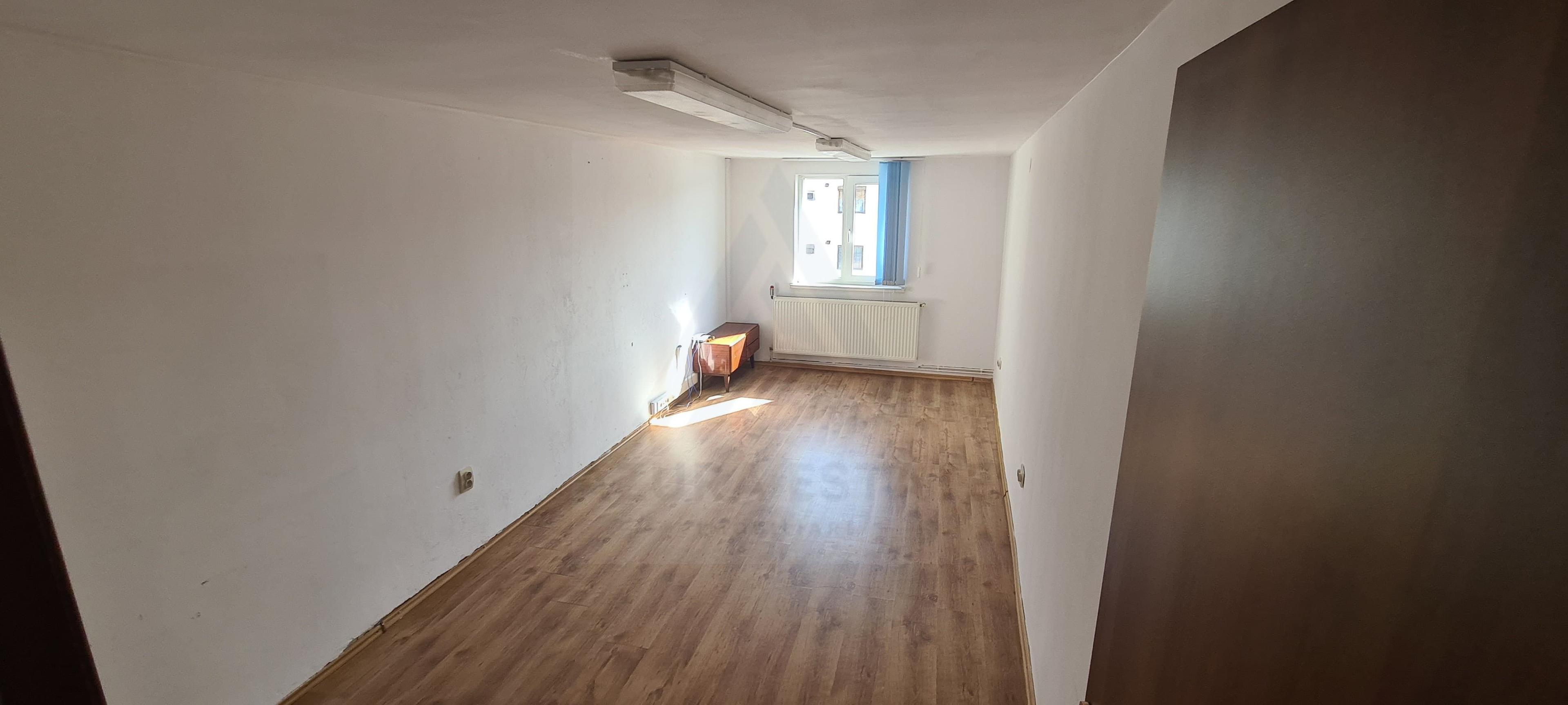Spațiu birouri 68 mp utili 4 camere hol acces si balcon Bvd Victoriei - 8