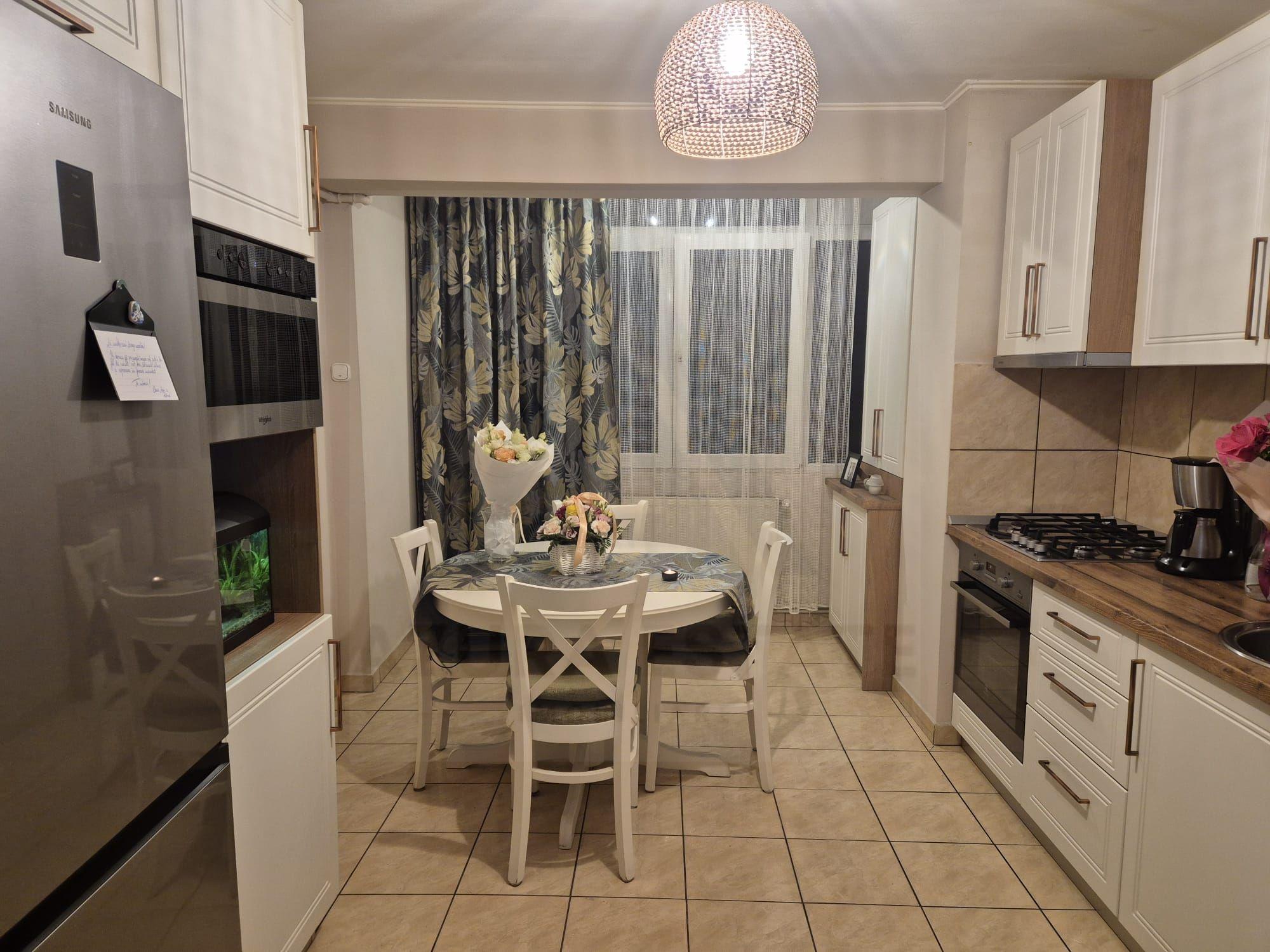 Apartament 3 camere 65 mp utili bucatarie inchisa pivnita Vasile Aaron - 2