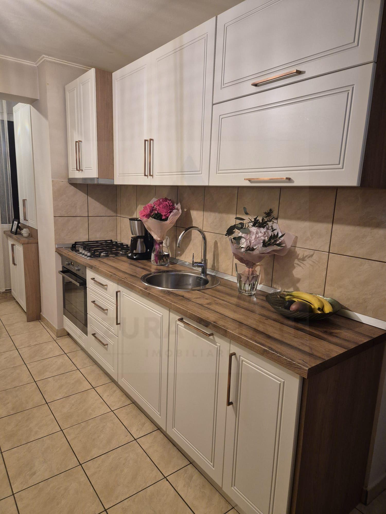 Apartament 3 camere 65 mp utili bucatarie inchisa pivnita Vasile Aaron - 3