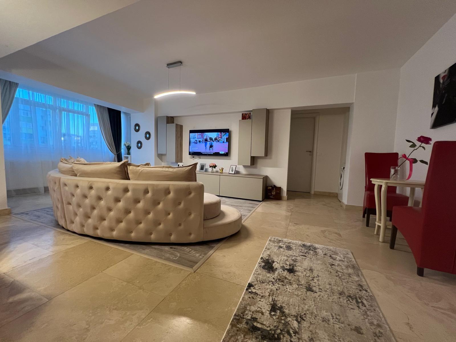 BRASADAS închiriază ap 3 cam etaj 5/8 Calea 13 Sept Marriott - 1