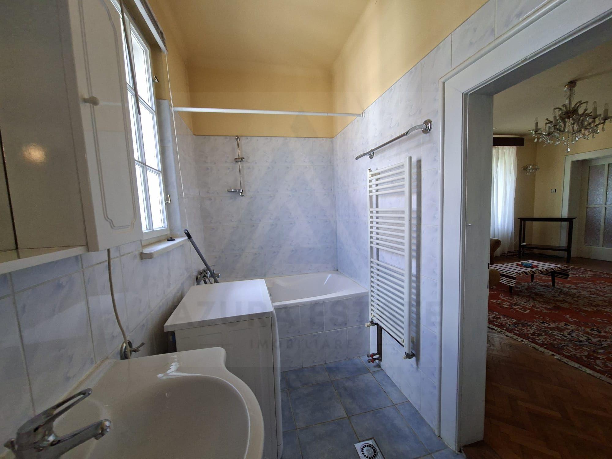 Apartament 4 camere 110 mp utili cu teren aferent si 2 bai Central - 6