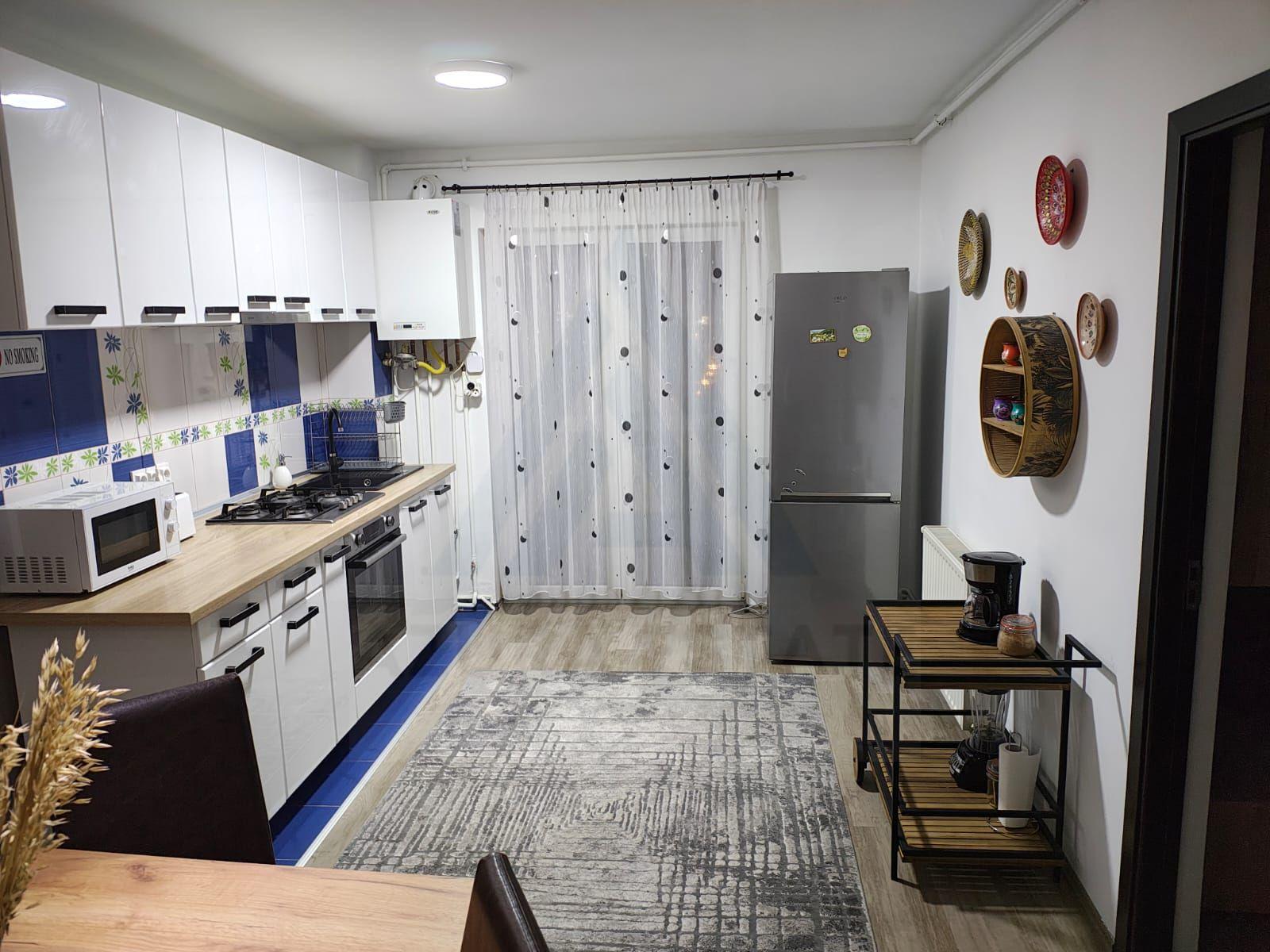 Apartament 3 camere 73 mp bucatarie generoasa lift pivnita Vasile Aron - 1