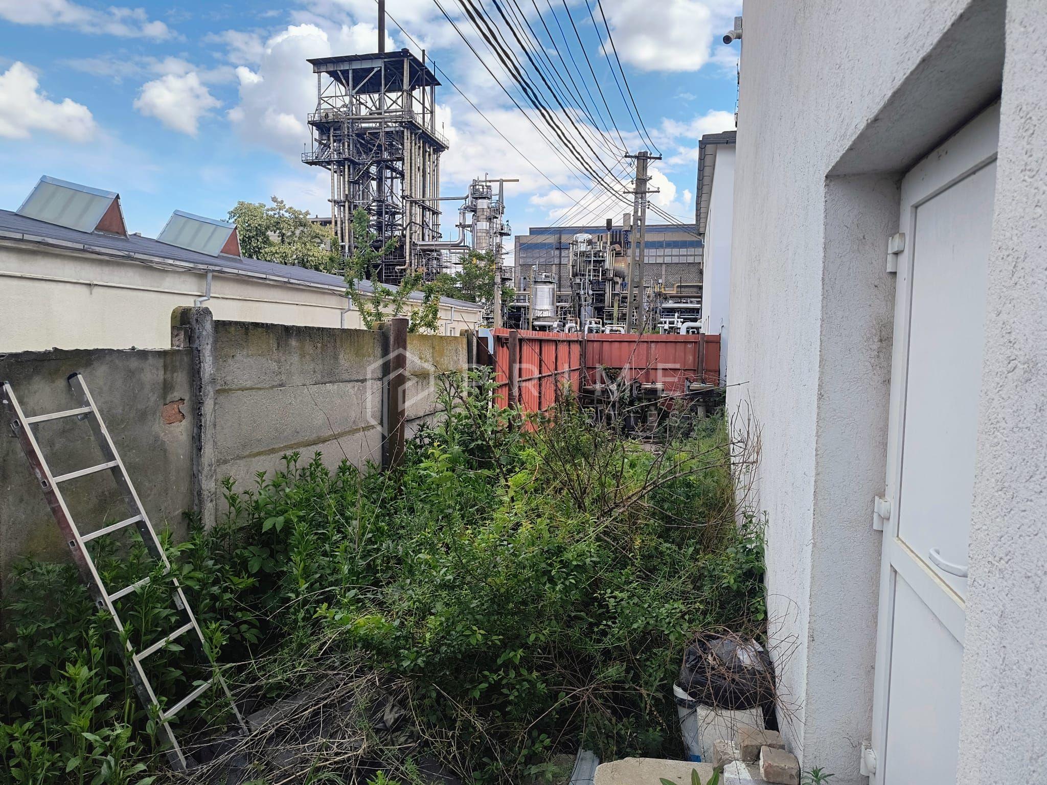 Spațiu industrial modern cu panouri fotovoltaice și acces TIR - 11