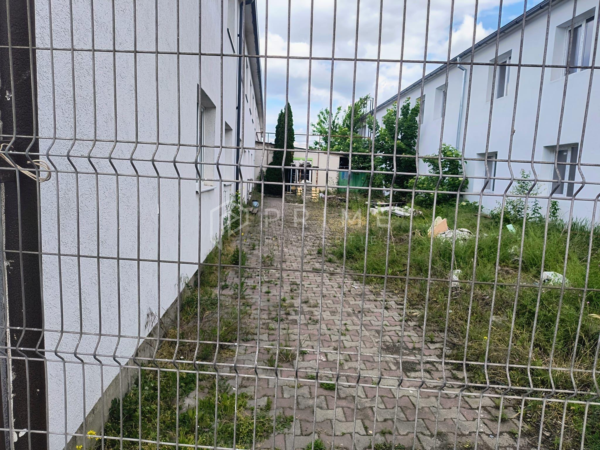 Spațiu industrial modern cu panouri fotovoltaice și acces TIR - 2
