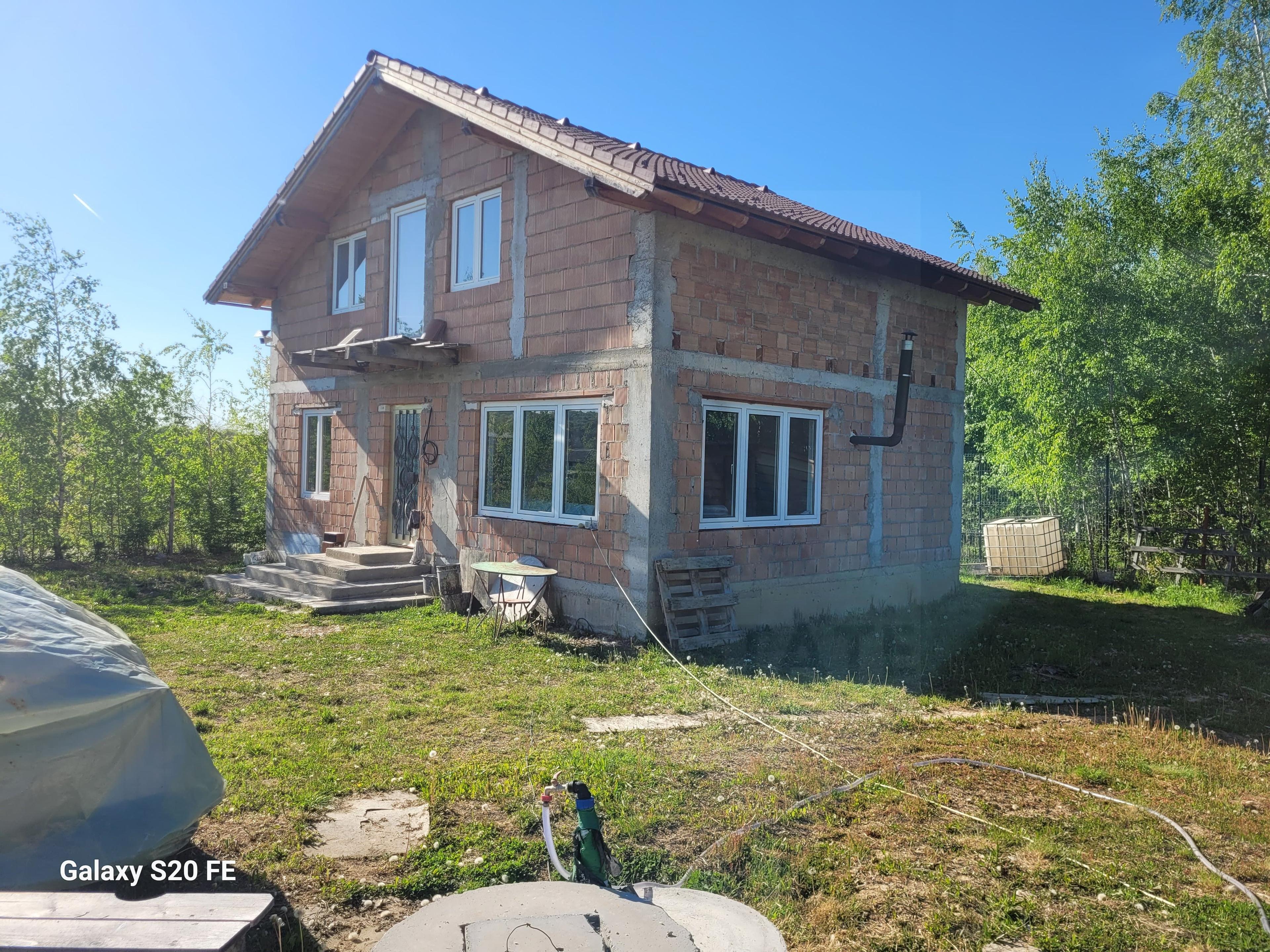 Casa individuala 150 mp 4 camere pe Valea Avrigului,teren 1050 mp - 1