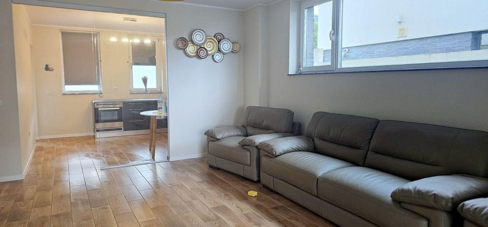 De vânzare casă premium tip duplex, vedere spre Lacul Brates - 17