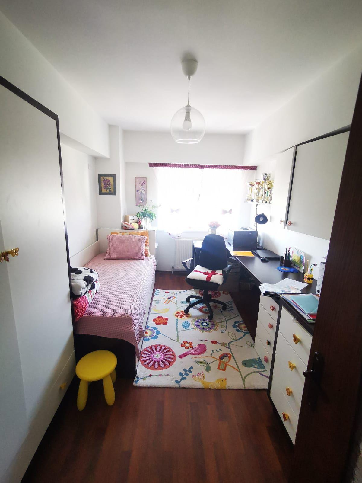 De vanzare apartament cu 3 camere, 91 mp - T-uri, str. Tecuci - 5