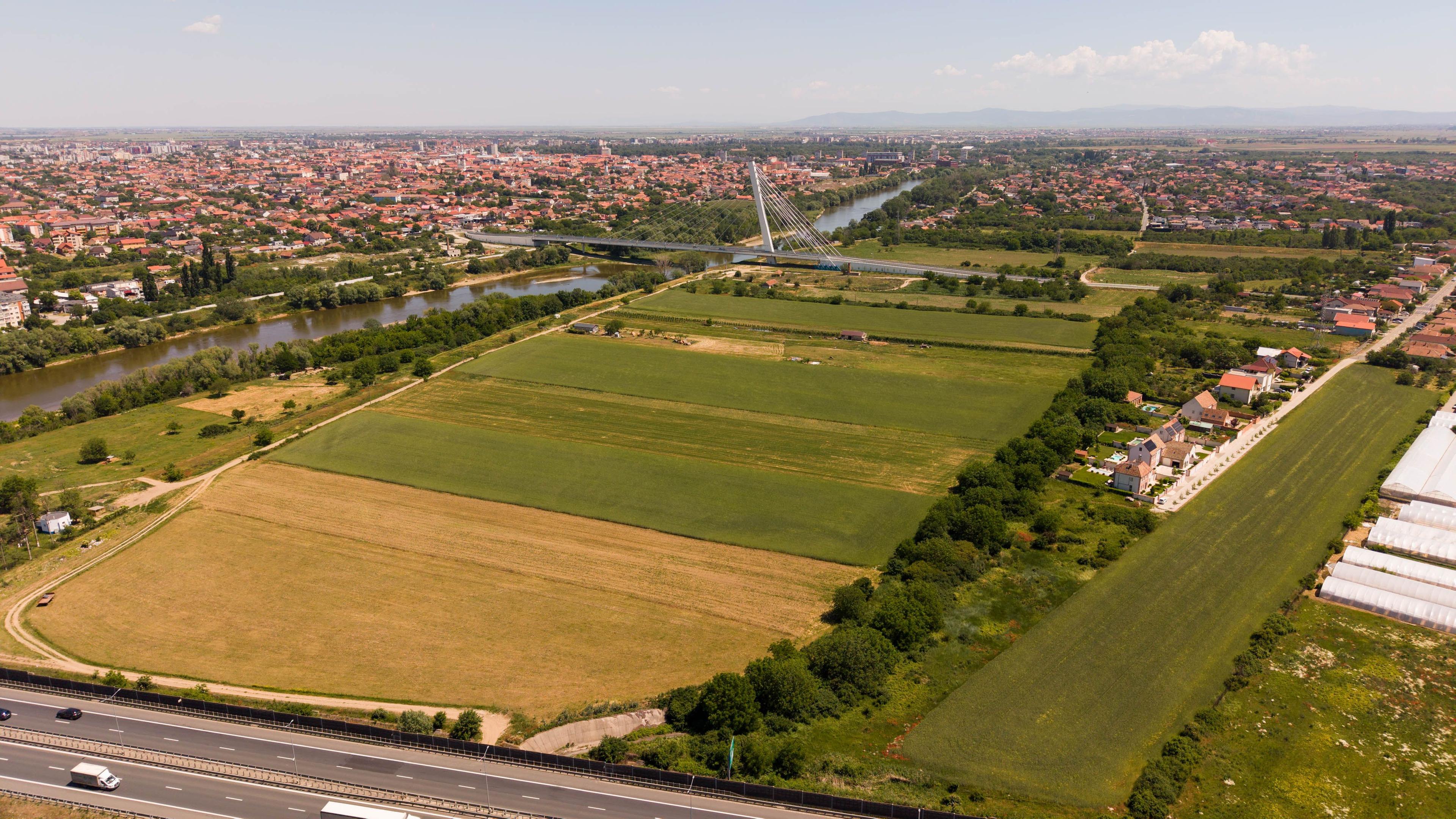 TEREN INTRAVILAN DE 4.500 MP ARADUL NOU - 2