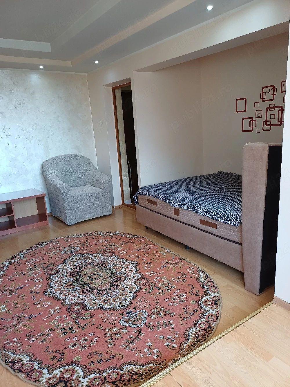 De inchiriat apartament 2 camere micro 20, et. 9, 350 euro negociabil - 1