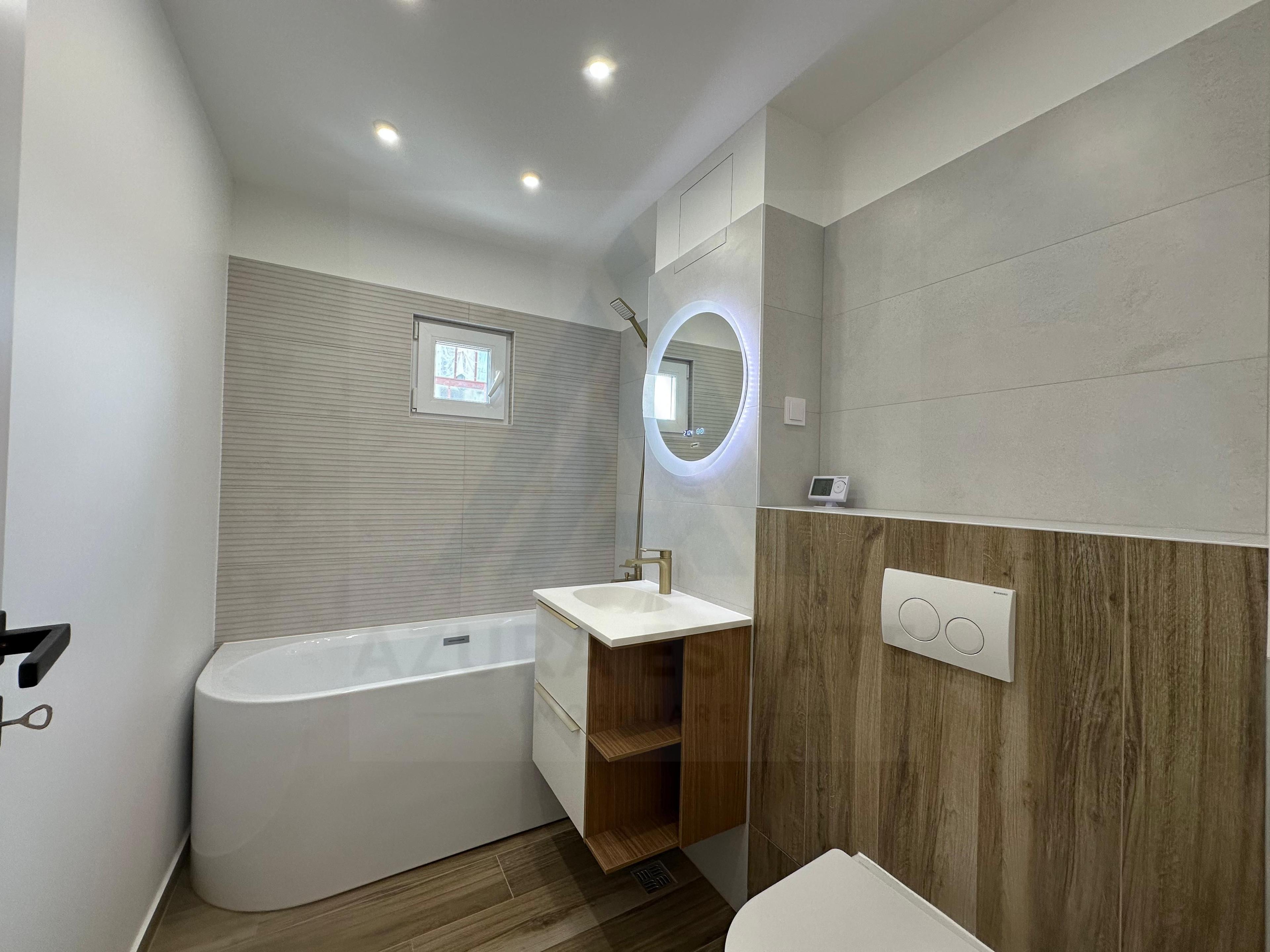 Apartament 3 camere 64 mp utili 2 bai etaj 1 complet renovat Strand - 8