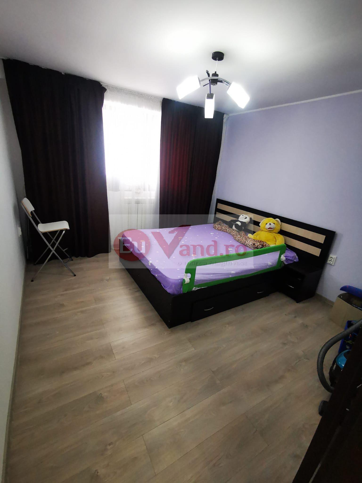 De vanzare apartament 3 camere, micro 39, 76.000 euro negociabil - 1