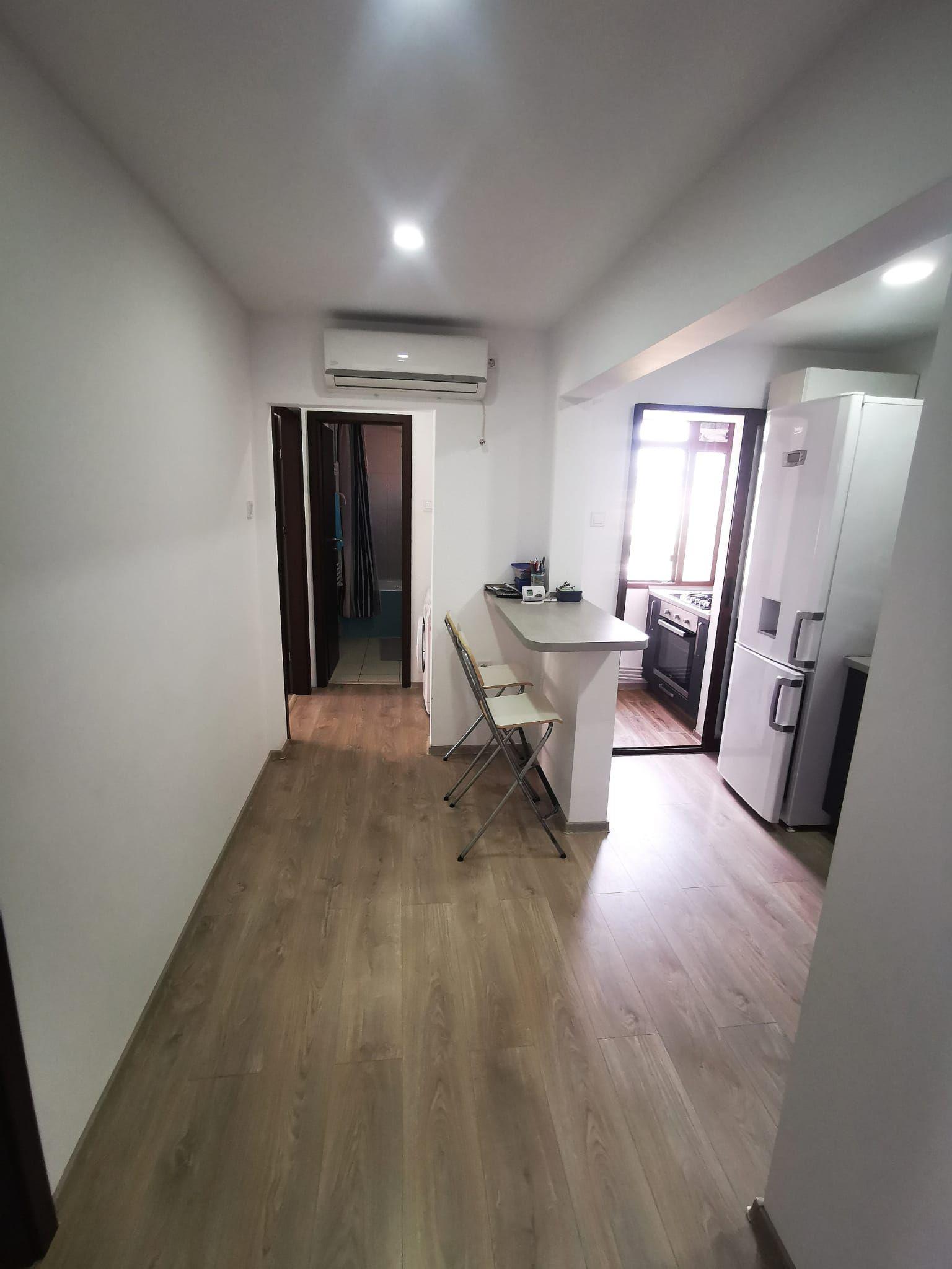 De vanzare apartament 3 camere, micro 39, 76.000 euro negociabil - 2