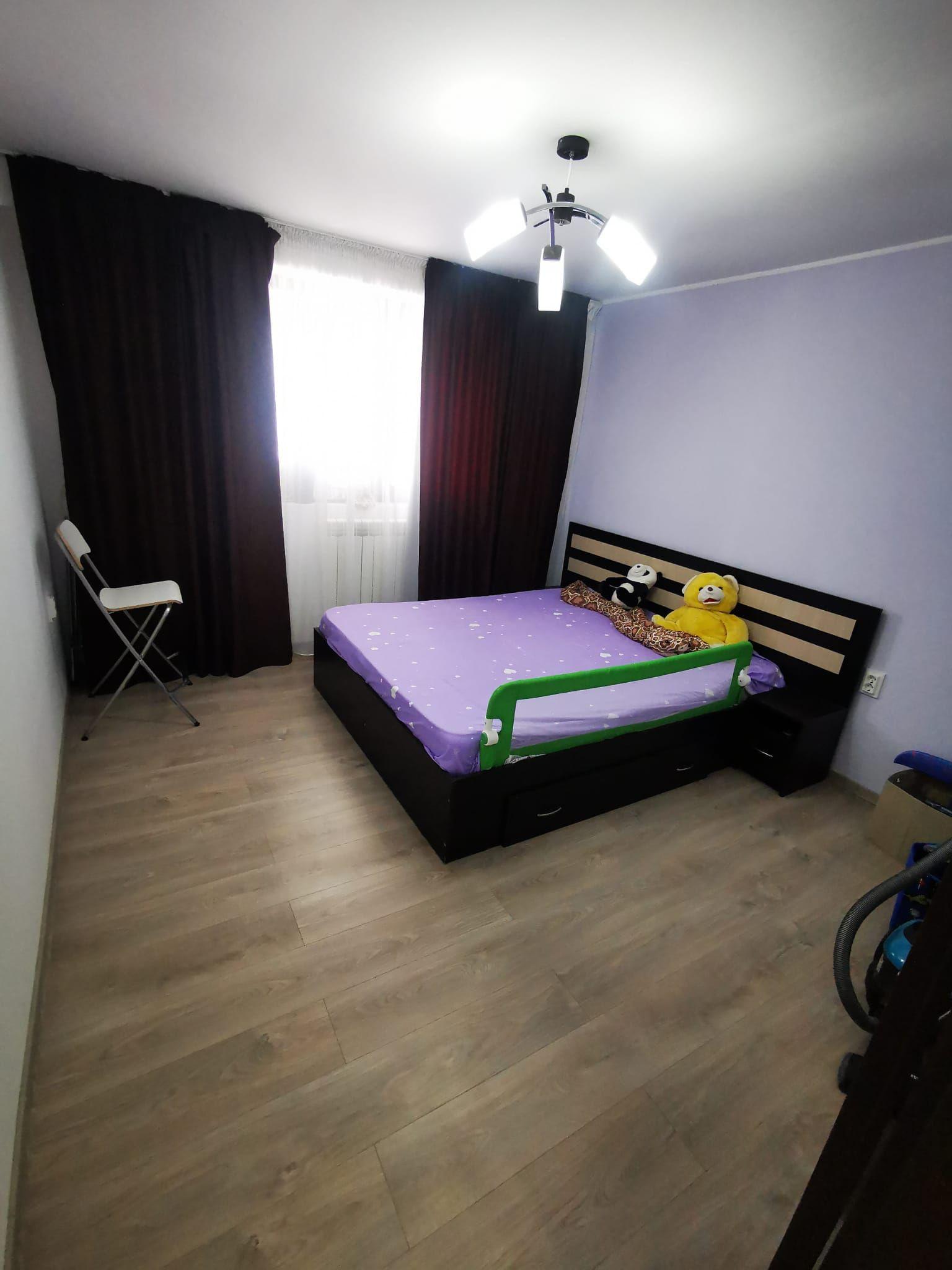De vanzare apartament 3 camere, micro 39, 76.000 euro negociabil - 1