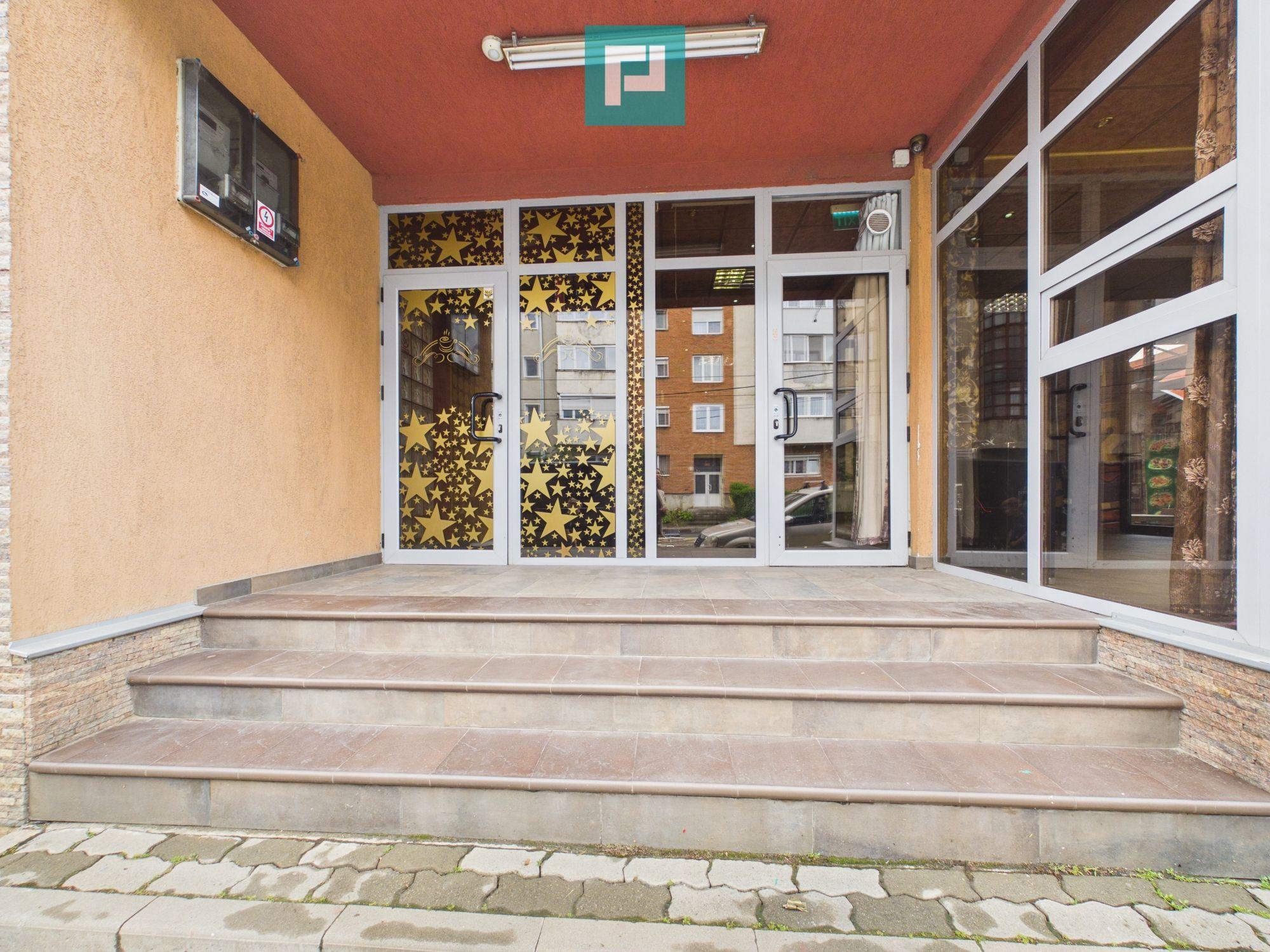 Clădire comercială P+1 de închiriat - 2