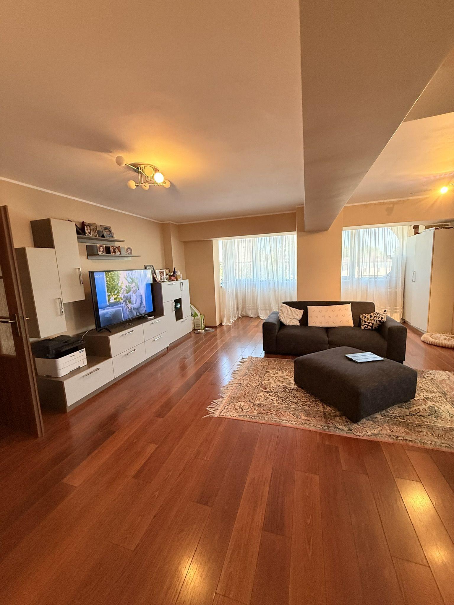 Apartament 4 camere, Strada Domnească - 11