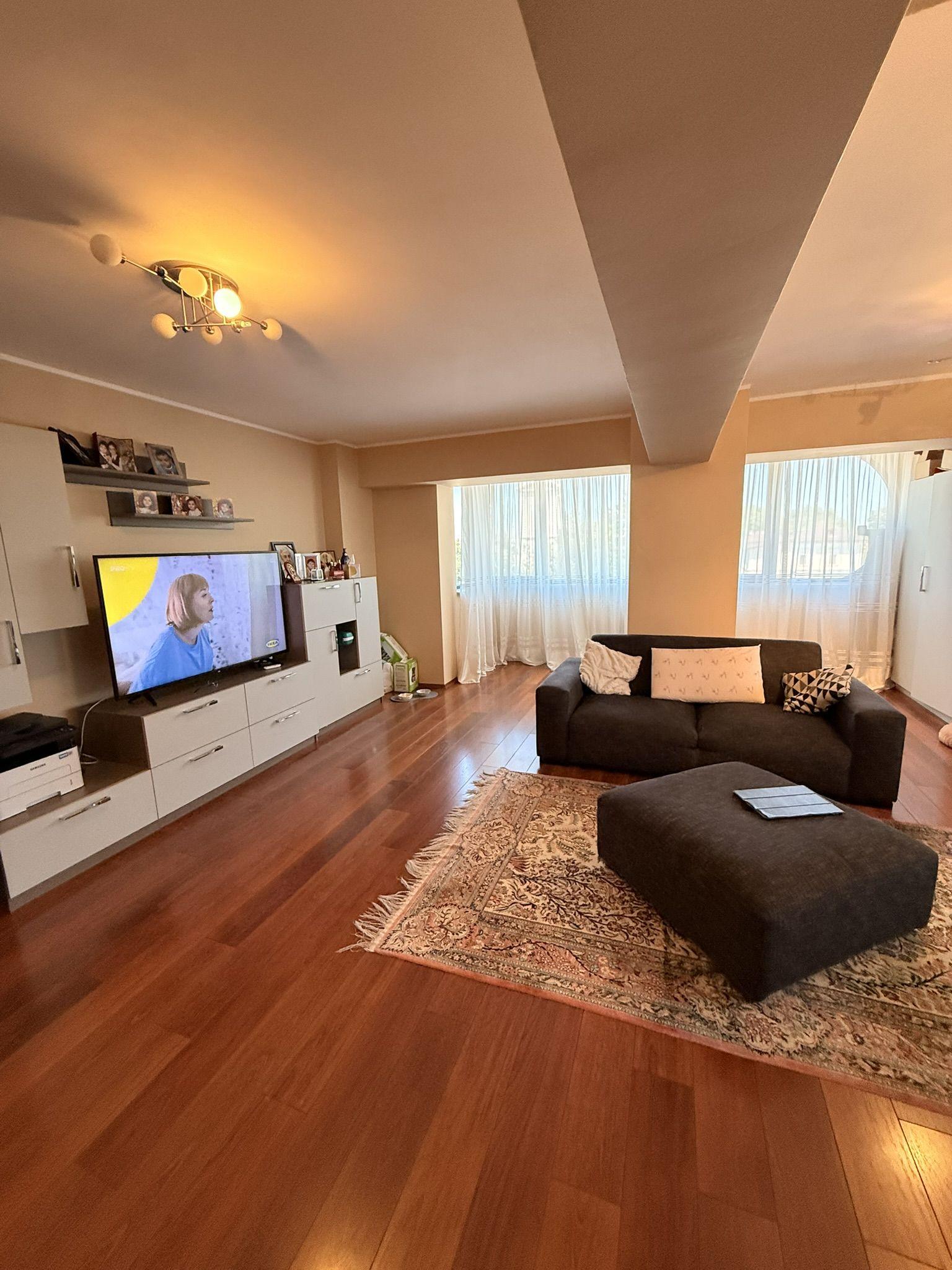 Apartament 4 camere, Strada Domnească - 10