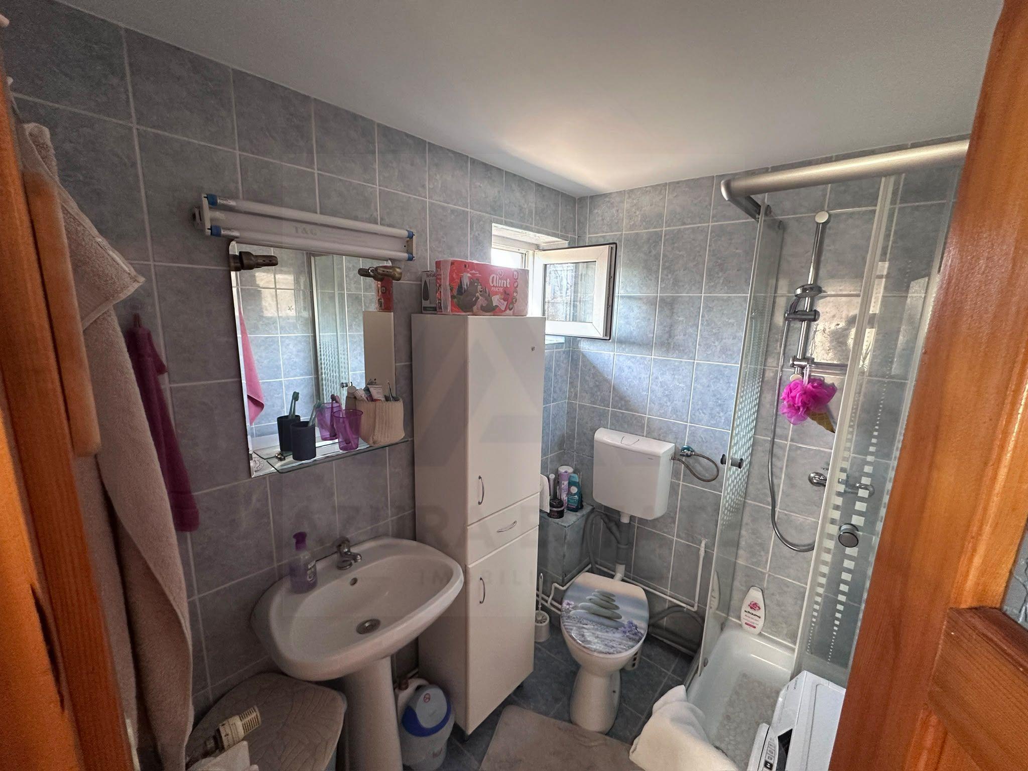 Apartament 3 camere decomandat 78 mp pivnita curte in zona Centrala - 13