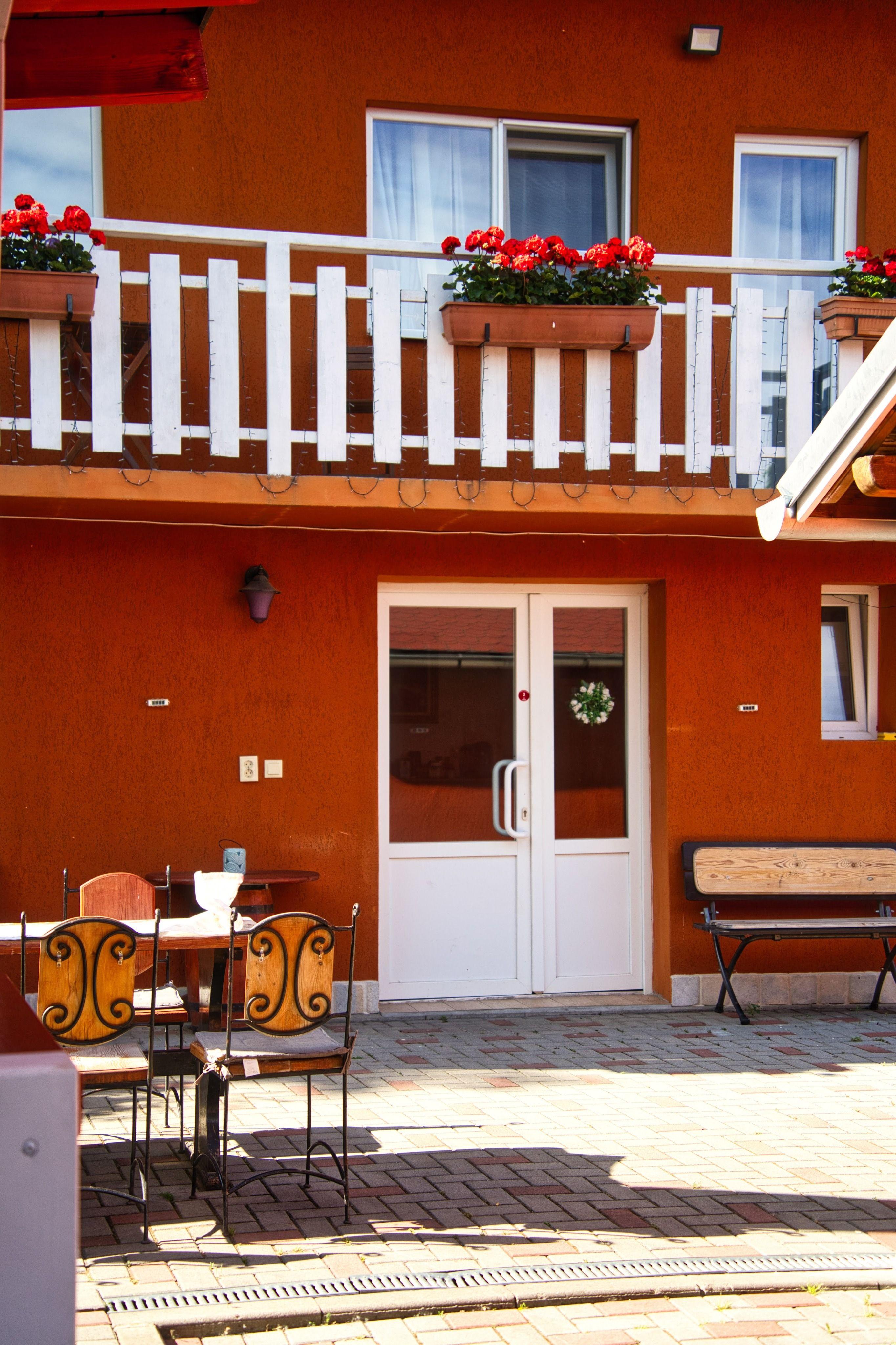 Casa in Feleacu, 1.582 mp teren intravilan. Se accepta schimburi. - 5