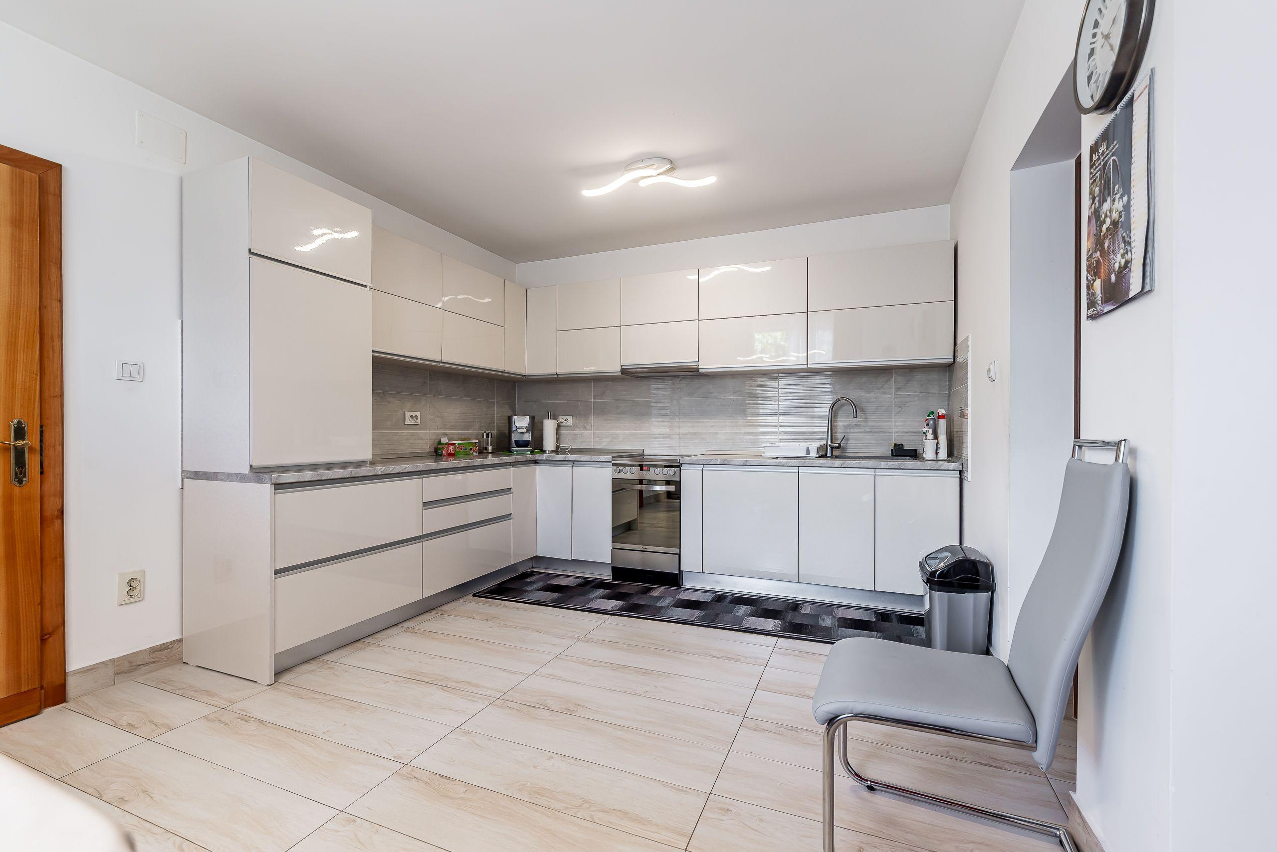 Casa 4 camere - langa str. Petru Rares, Gradiste - COMISION 0 - 5