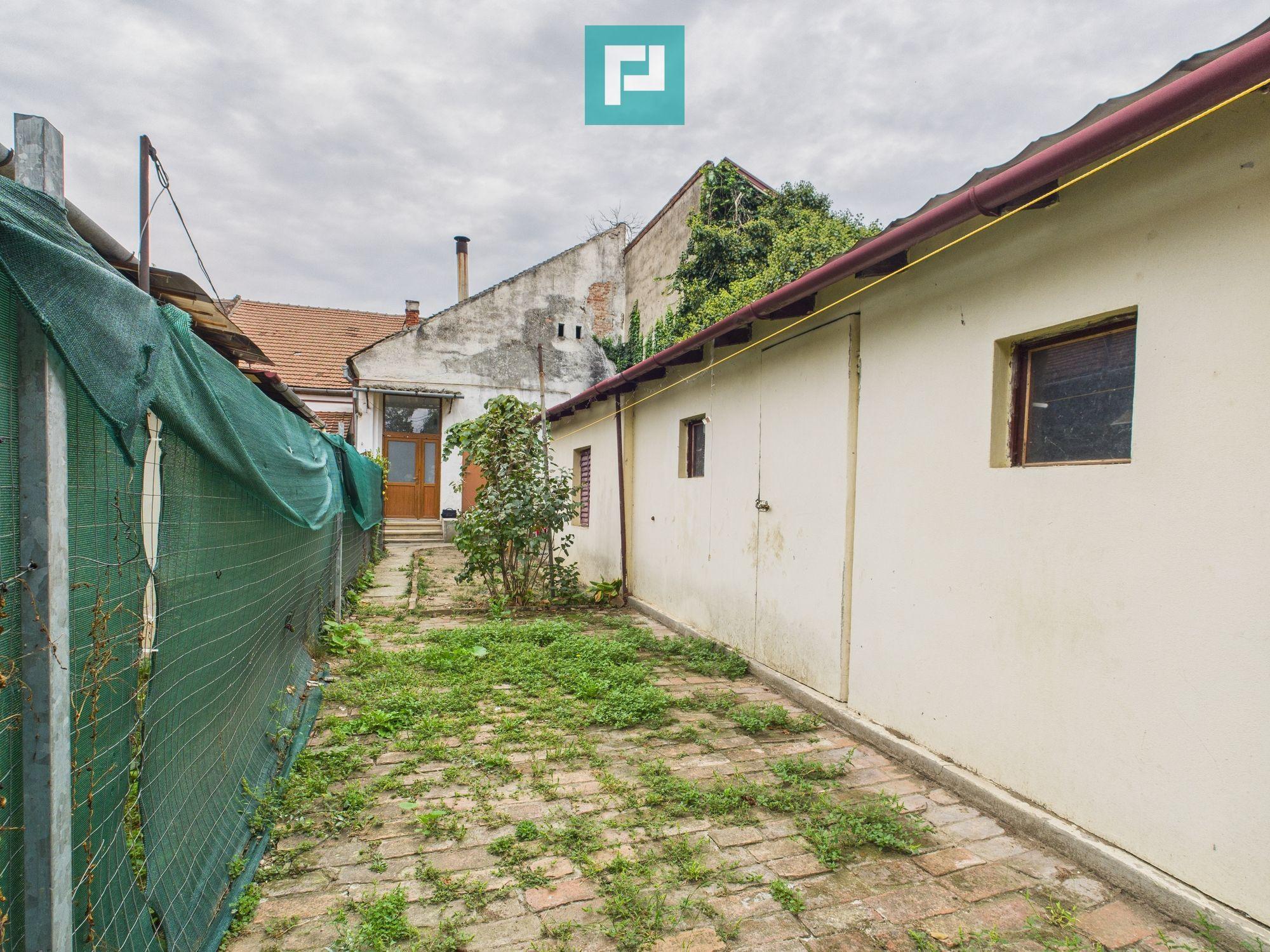 Casă 2 camere + anexe, teren 234 mp. - 7