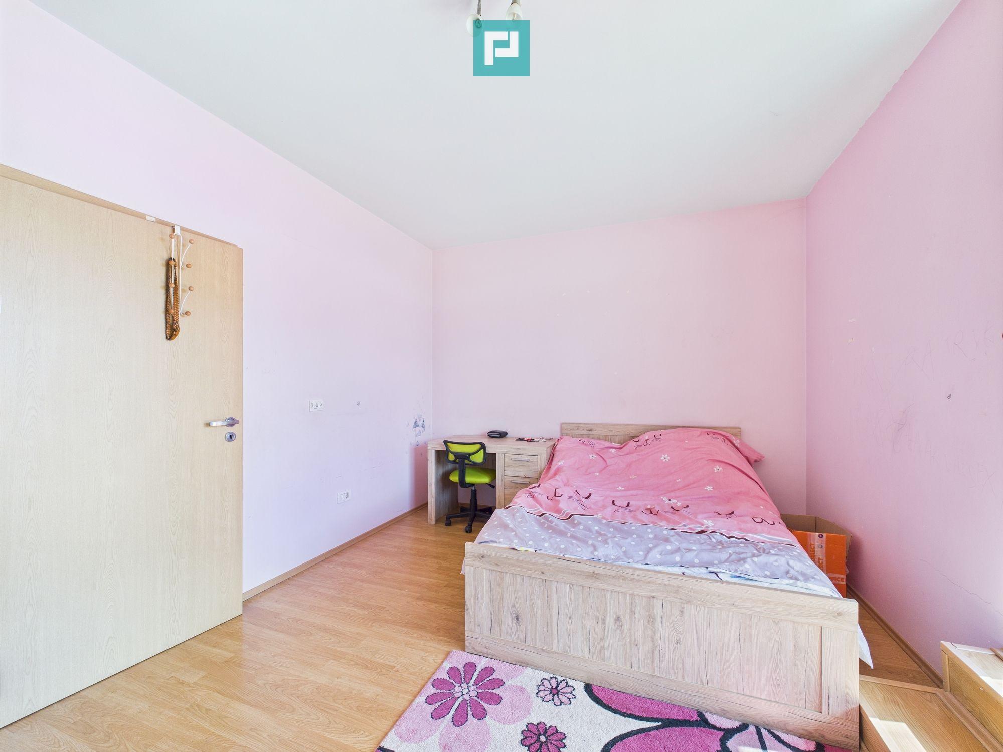 Casă Mehala – Ideală pentru două familii - 9