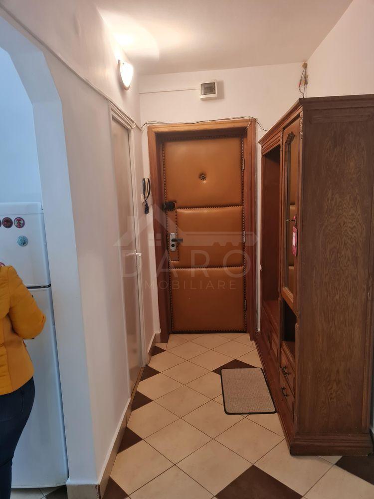 Inchiriez apartament cu 2 camere - 2