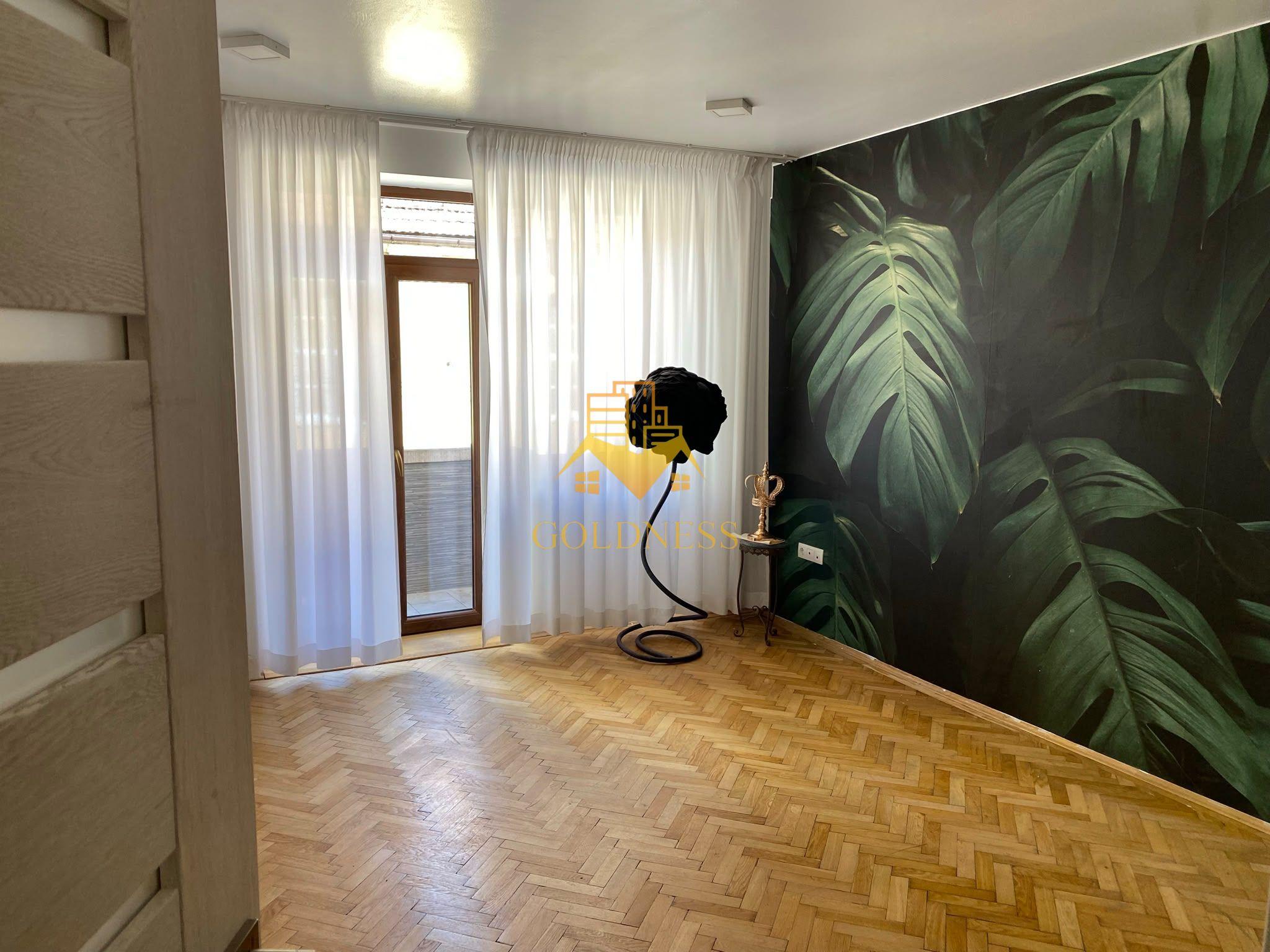 Spatiu birou/aparatament, 3 camere, decomandate, Eroilor Zona Teatru