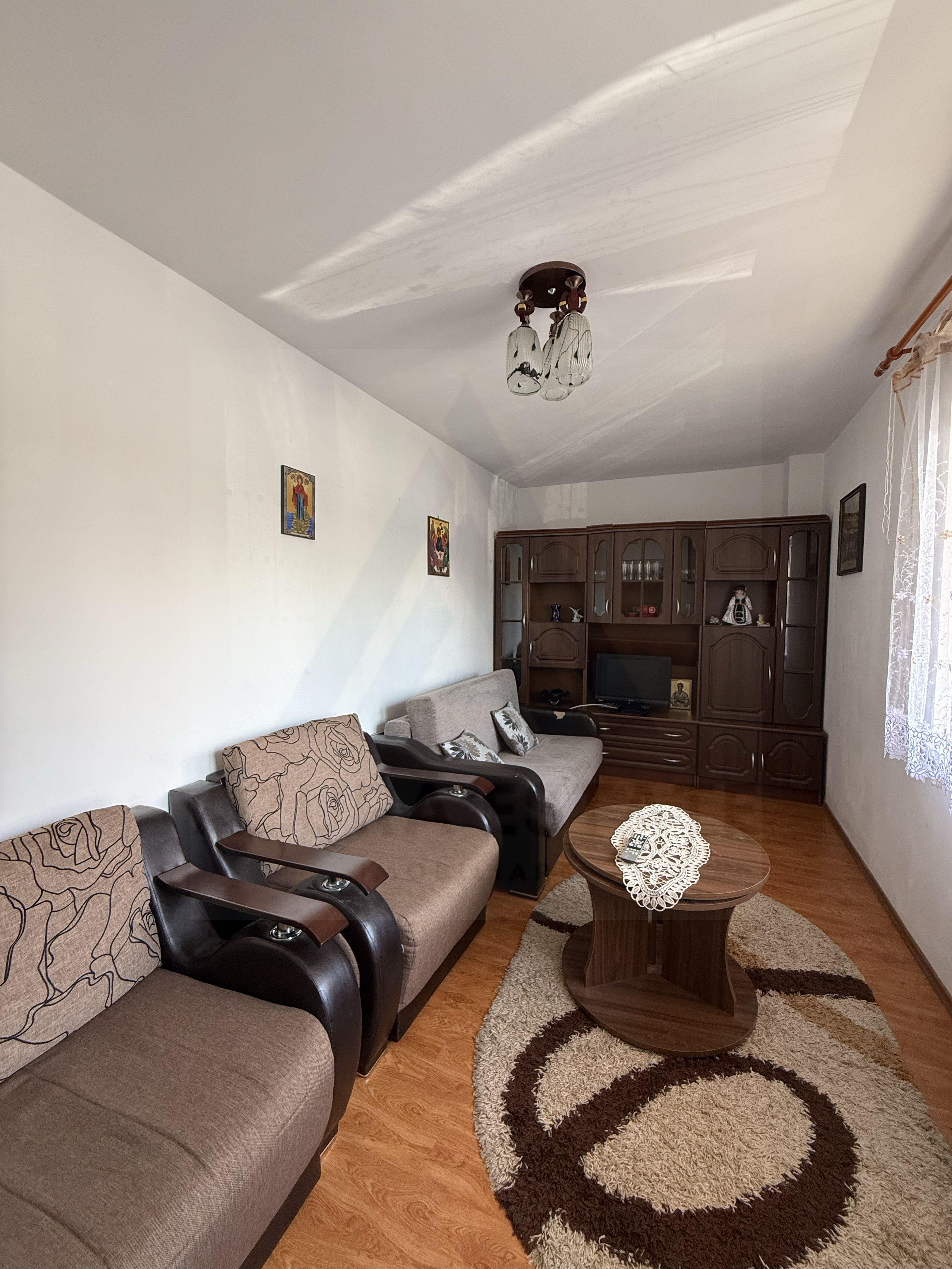 Apartament 3 camere 2 băi debara și parcare subterană în zona Terezian - 1