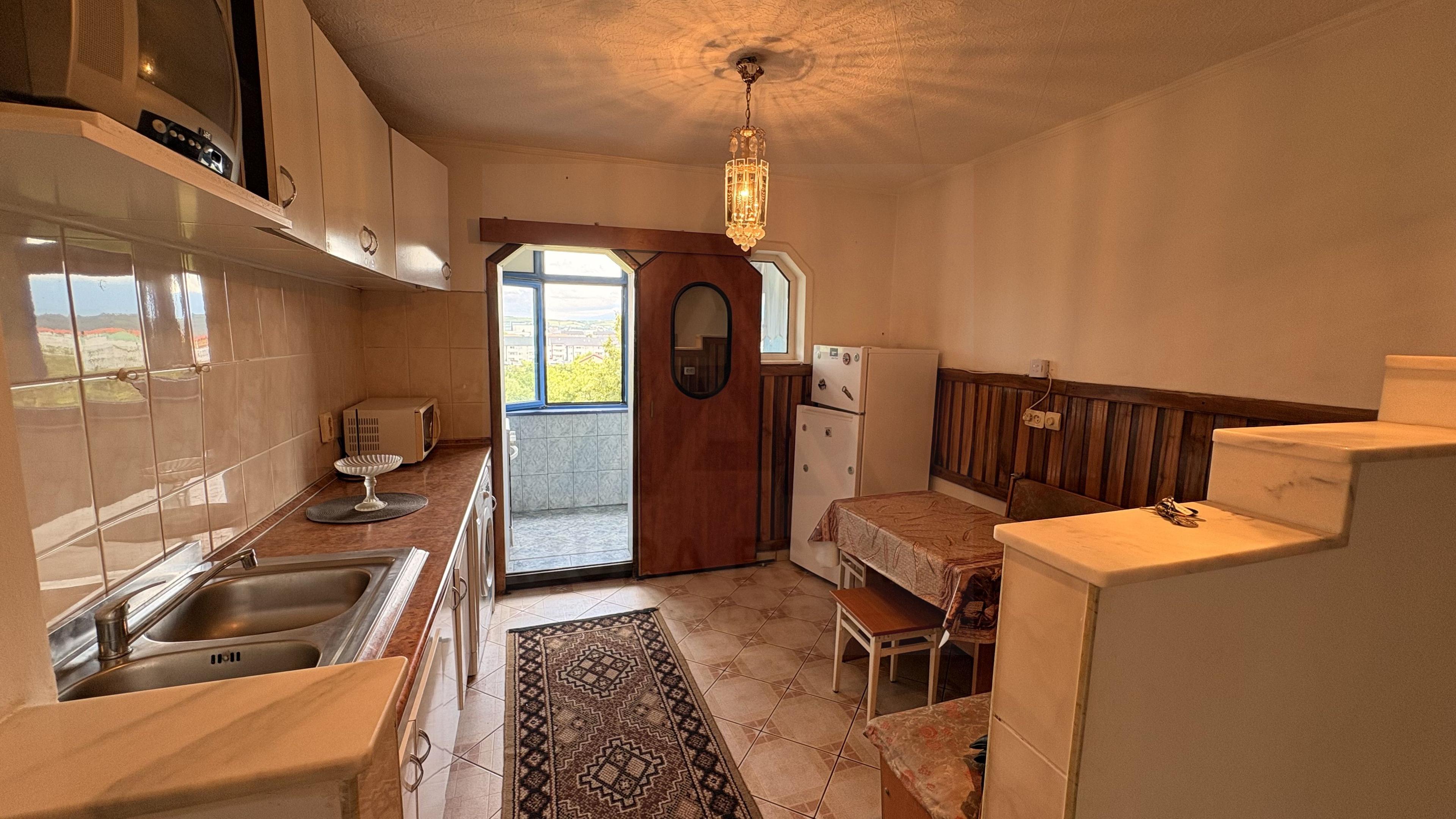 Apartament 2 camere decomandat cu balcon și pivniță în Vasile Aaron - 3