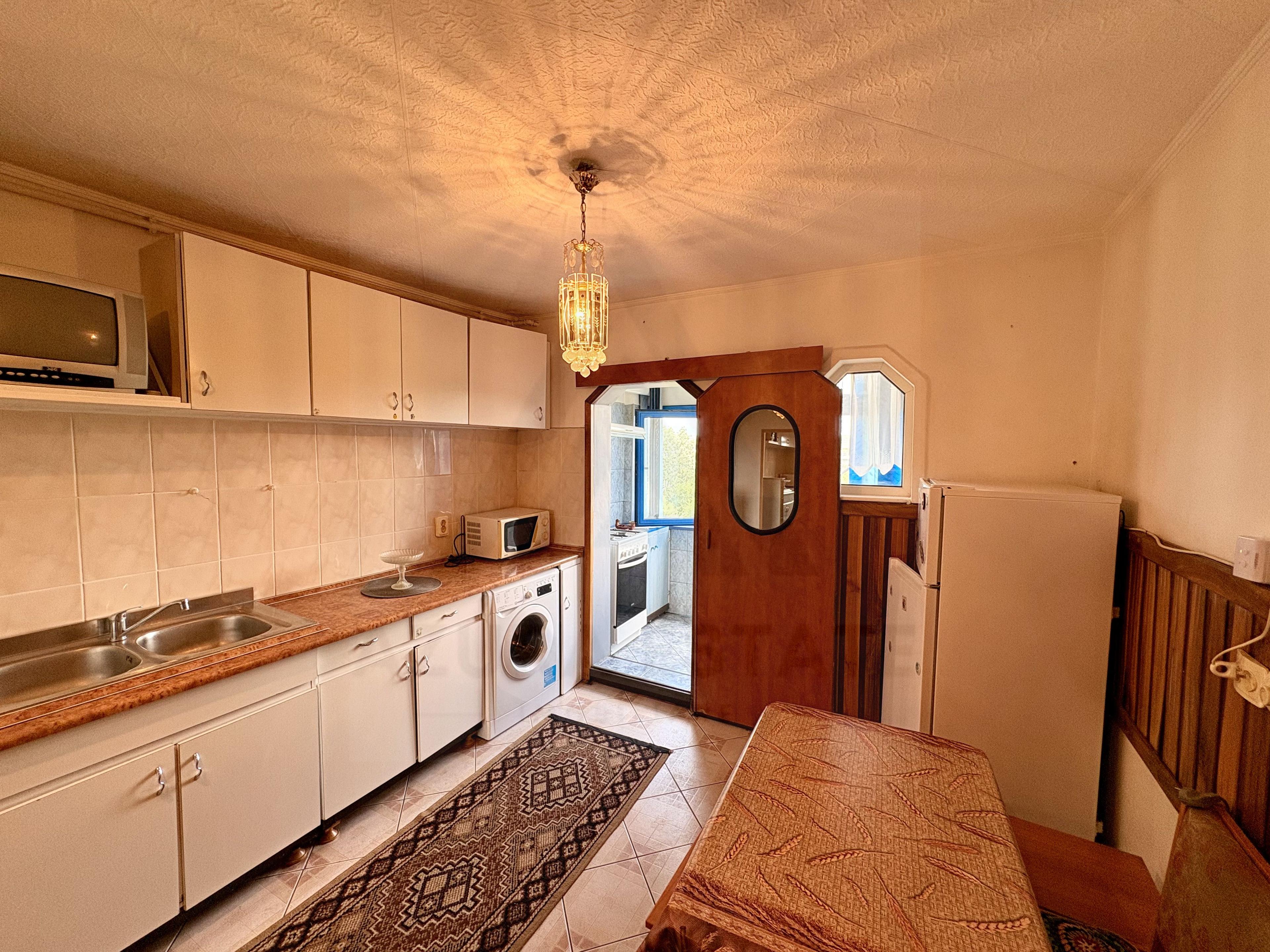 Apartament 2 camere decomandat cu balcon și pivniță în Vasile Aaron - 10