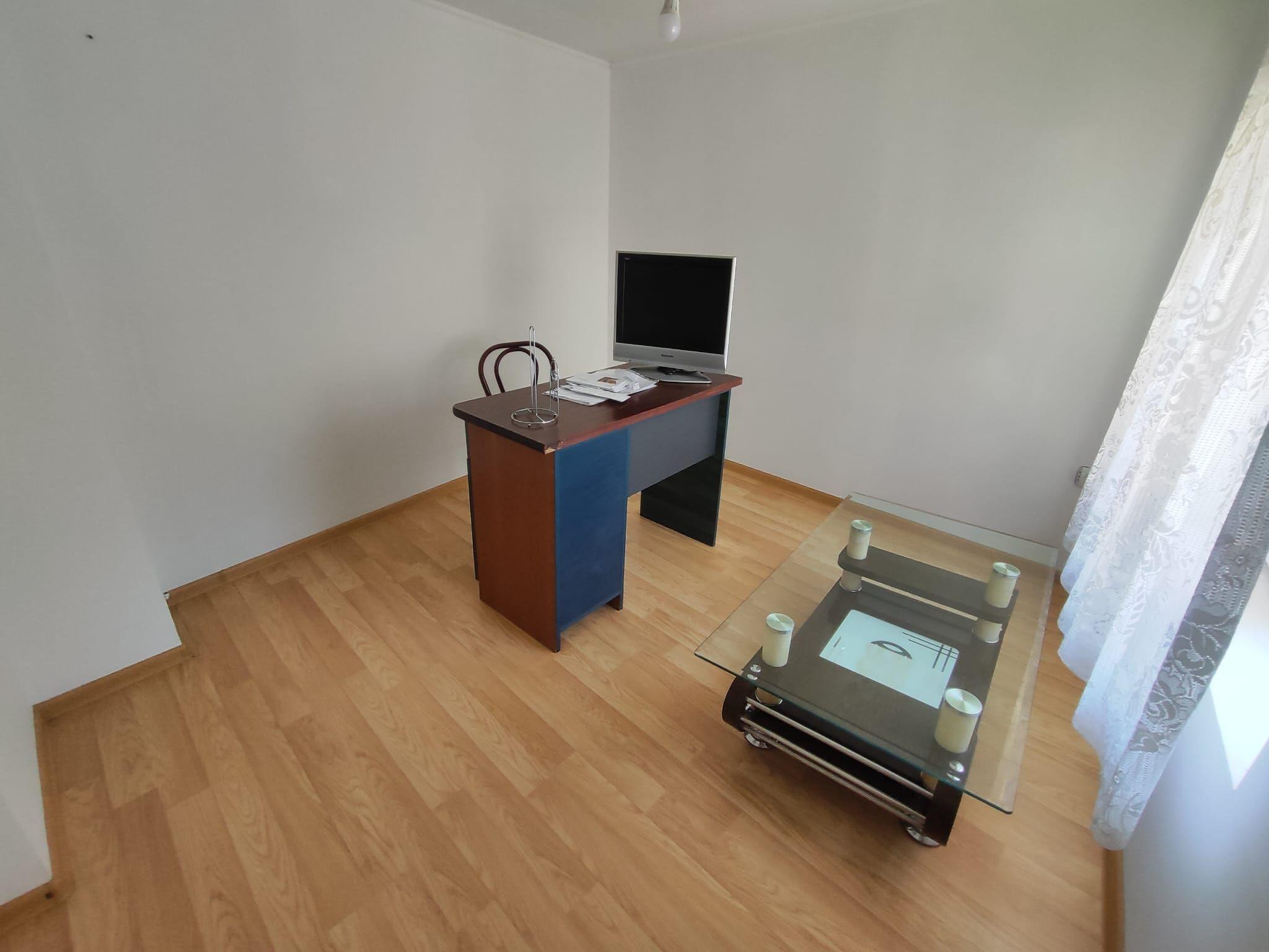 2 CASE | 465 MP TEREN | LANGA LAC | - 2