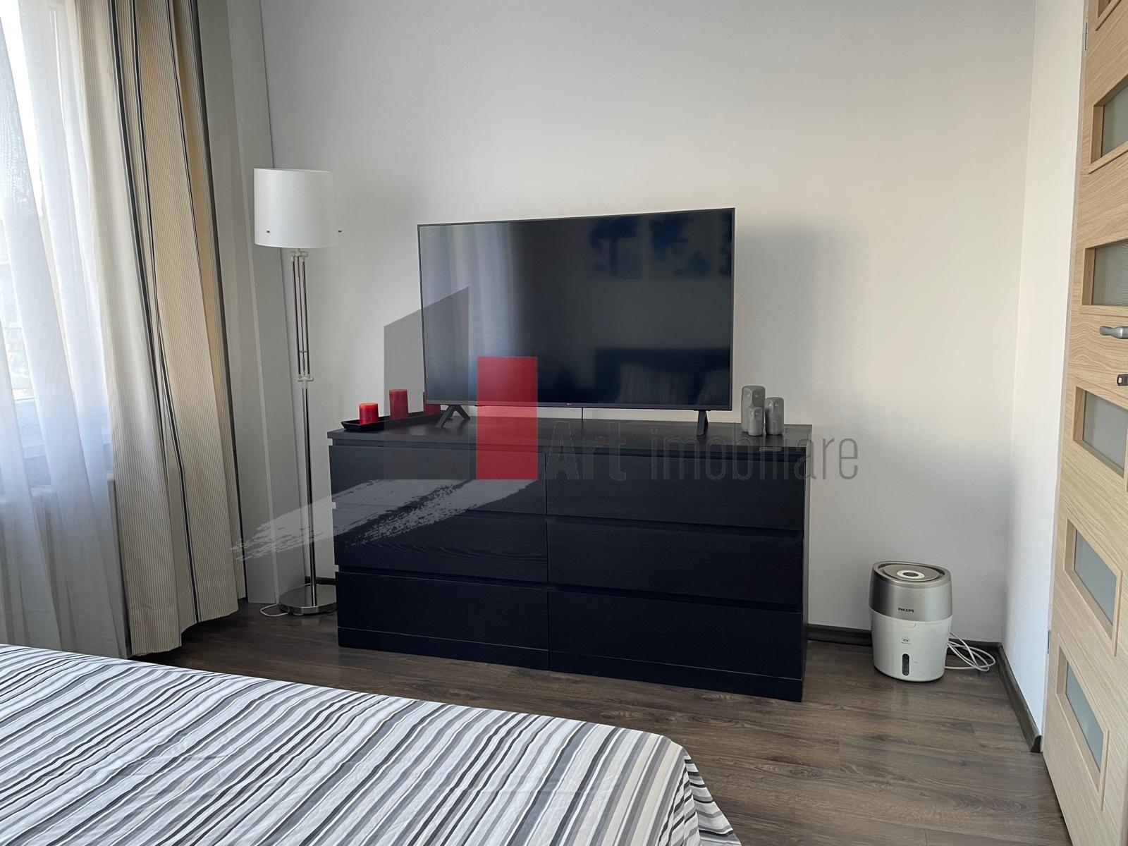 APARTAMENT 2 CAMERE -SALA PALATULUI - 8