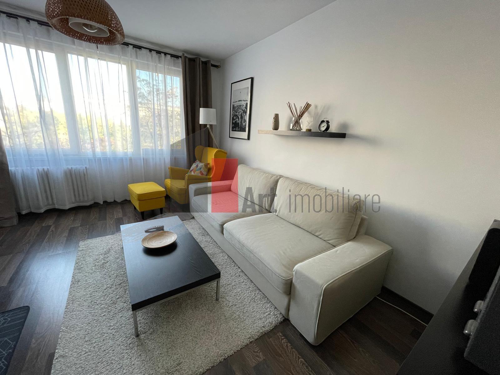 APARTAMENT 2 CAMERE -SALA PALATULUI - 2