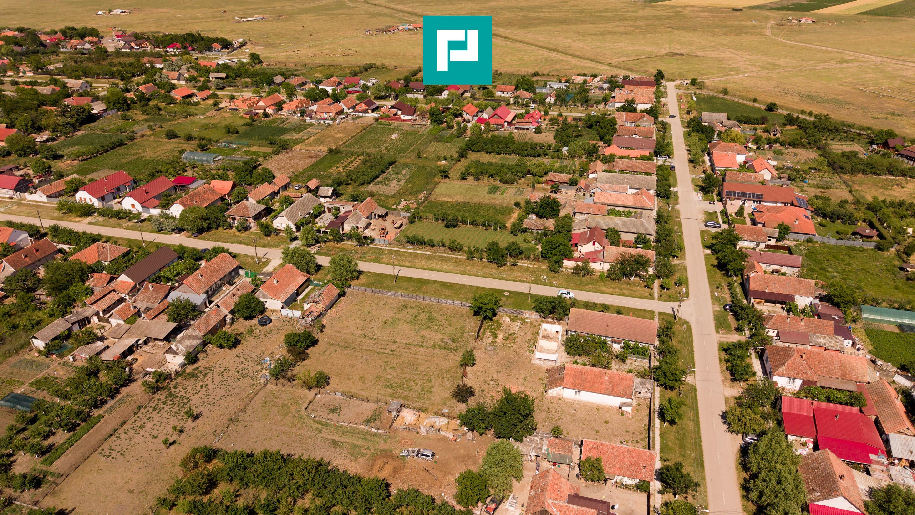 Teren intravilan de 1492 mp în Nădab - 2