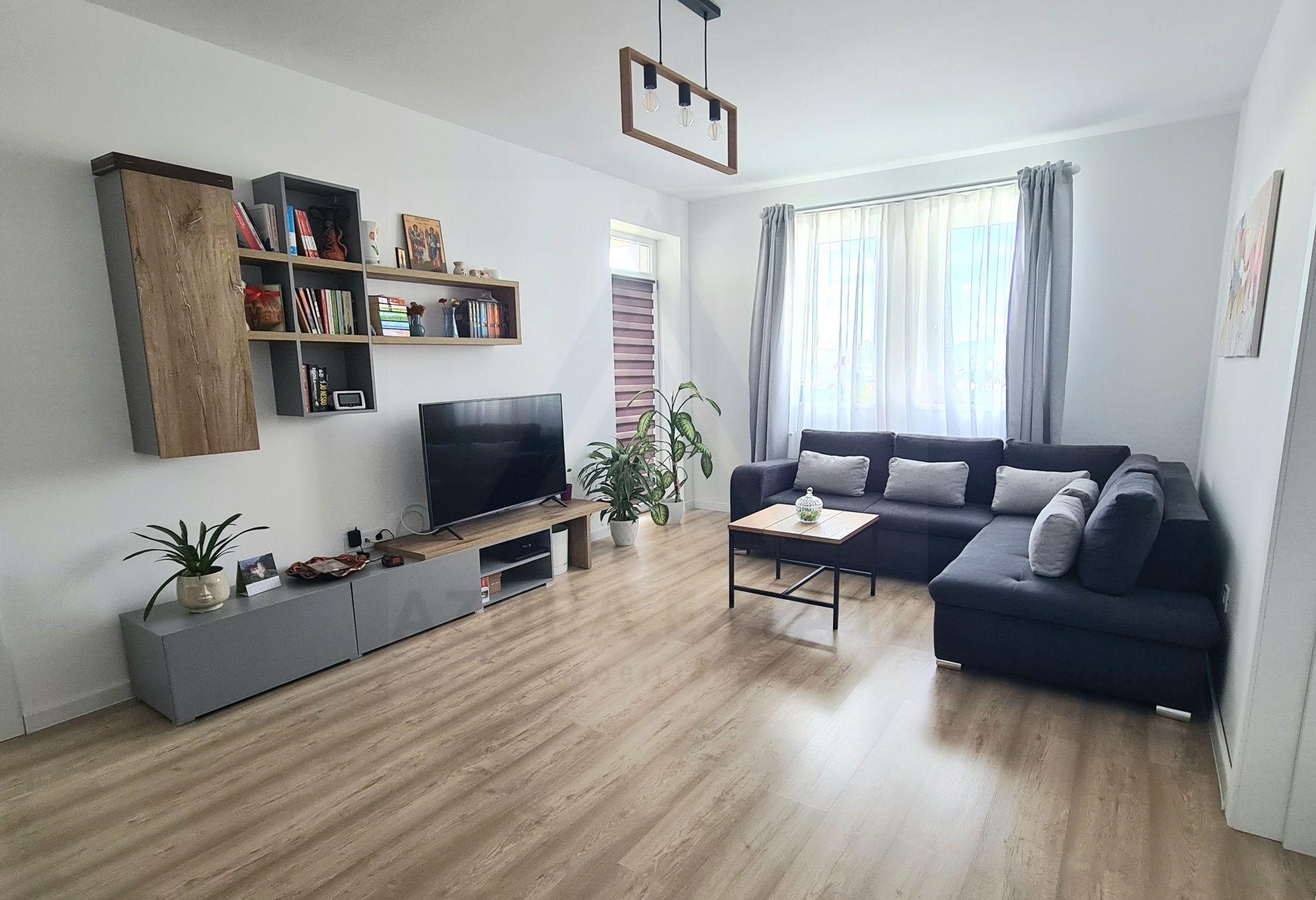 Apartament modern 57 mp utili 2 balcoane loc de parcare zona Lazaret - 1
