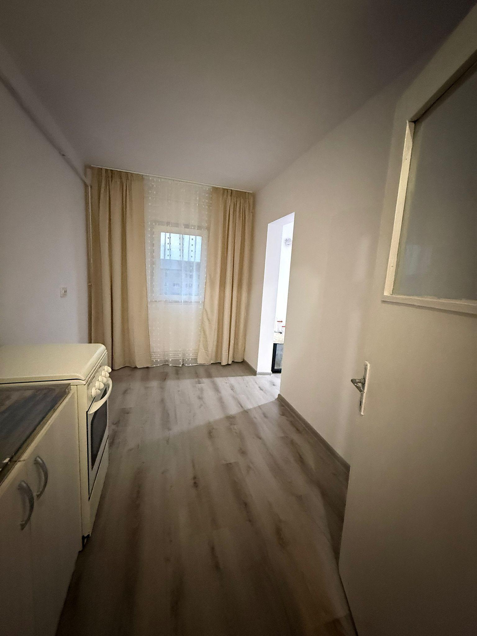 De vanzare apartament cu 2 camere, etaj 4/4, recent renovat, 27.000 euro - 4