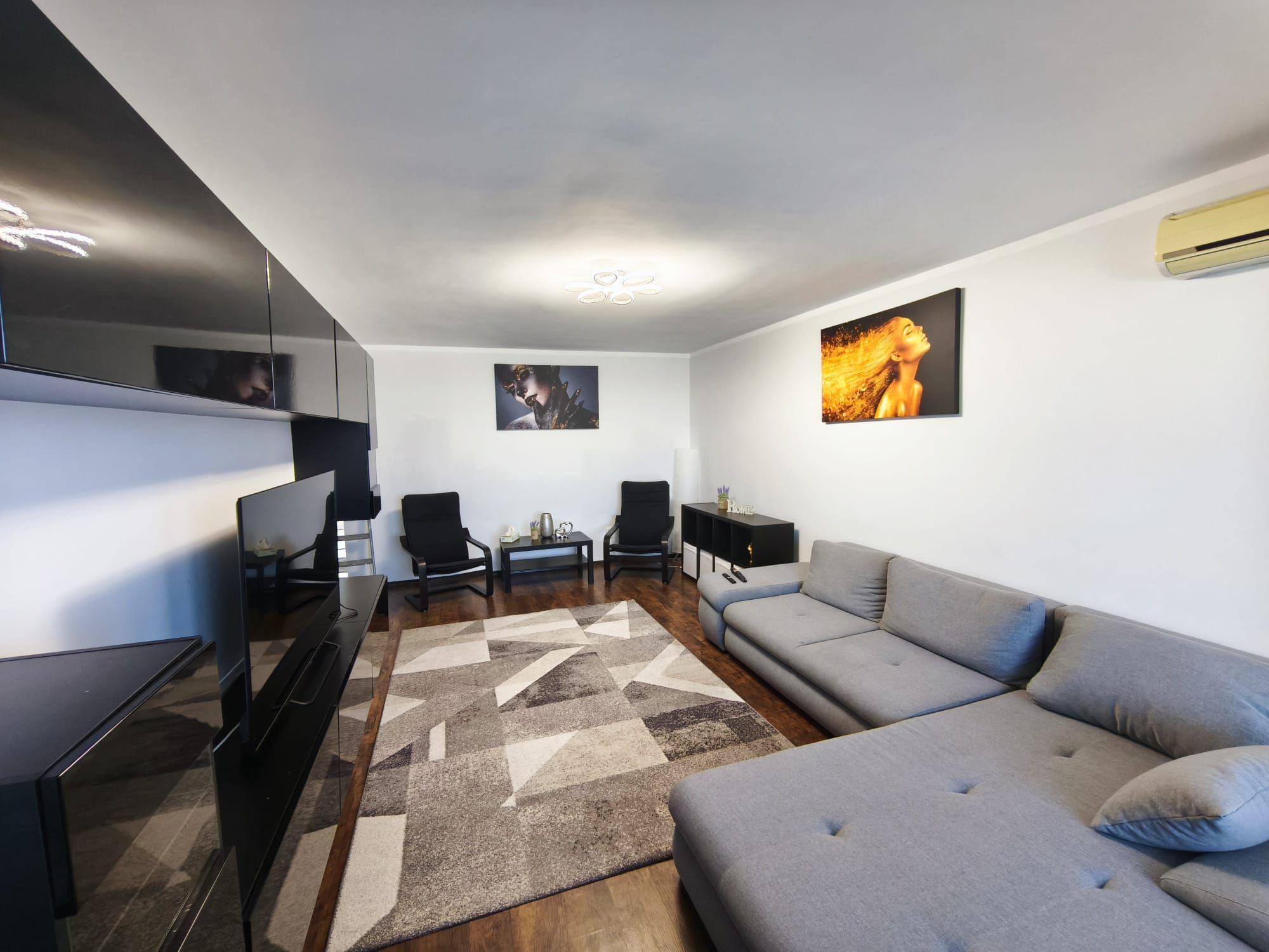 De vanzare apartament cu 3 camere , etaj 8/9 , Faleza, 165.000 euro - 2