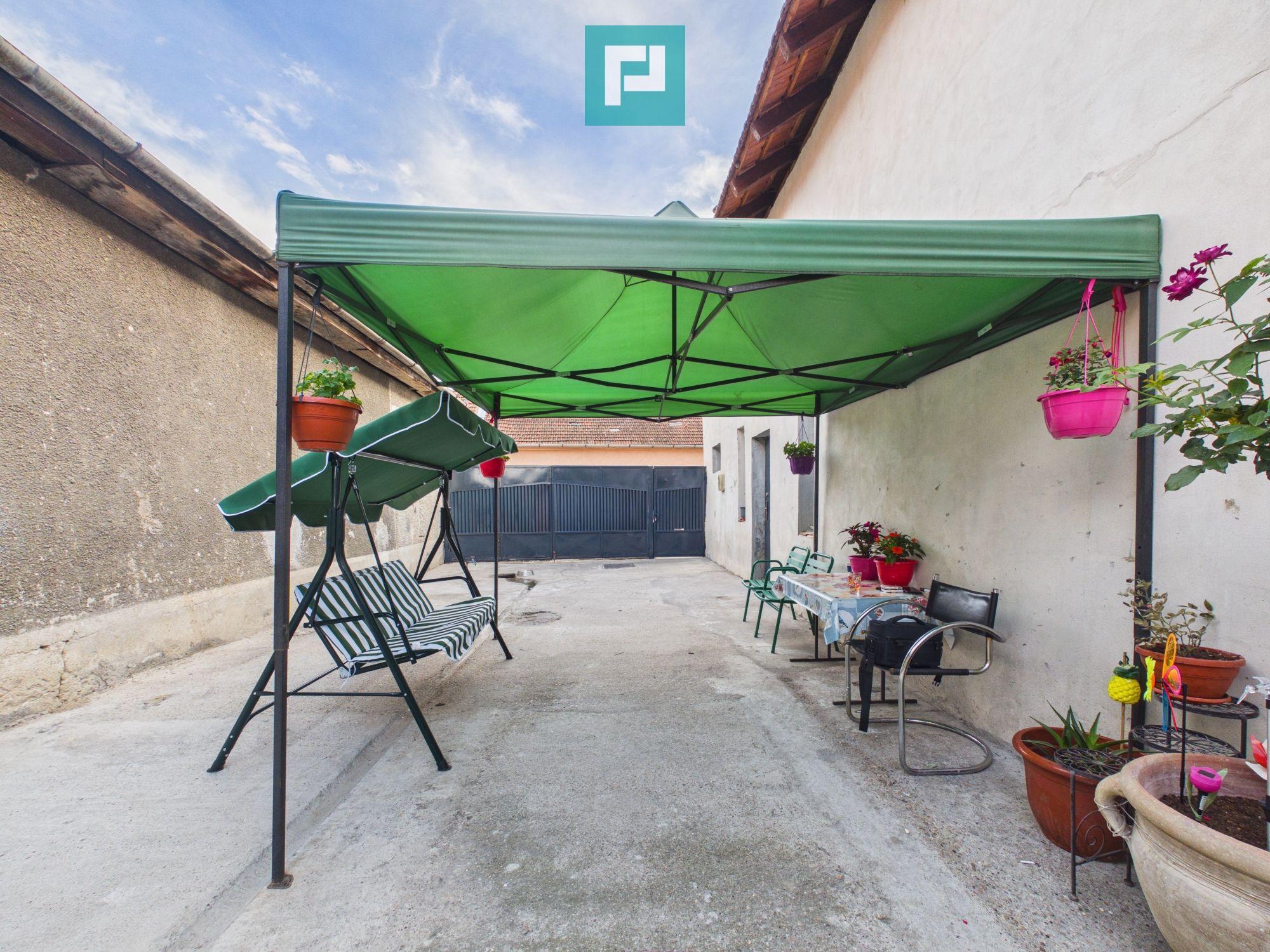 Casă P+E cu două apartamente, zona Drăgășani - 19