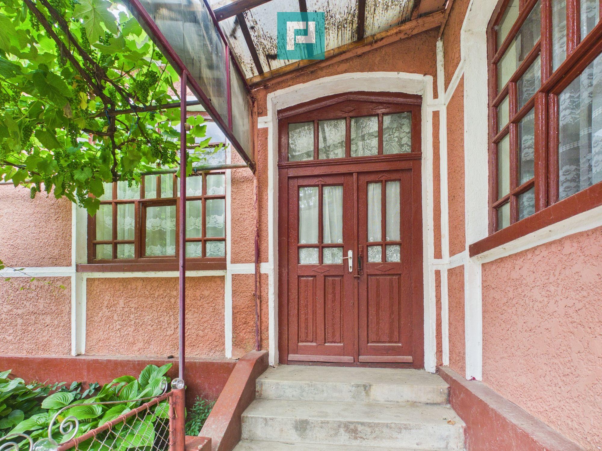 Casă din cărămidă 6 camere – Ineu - 4